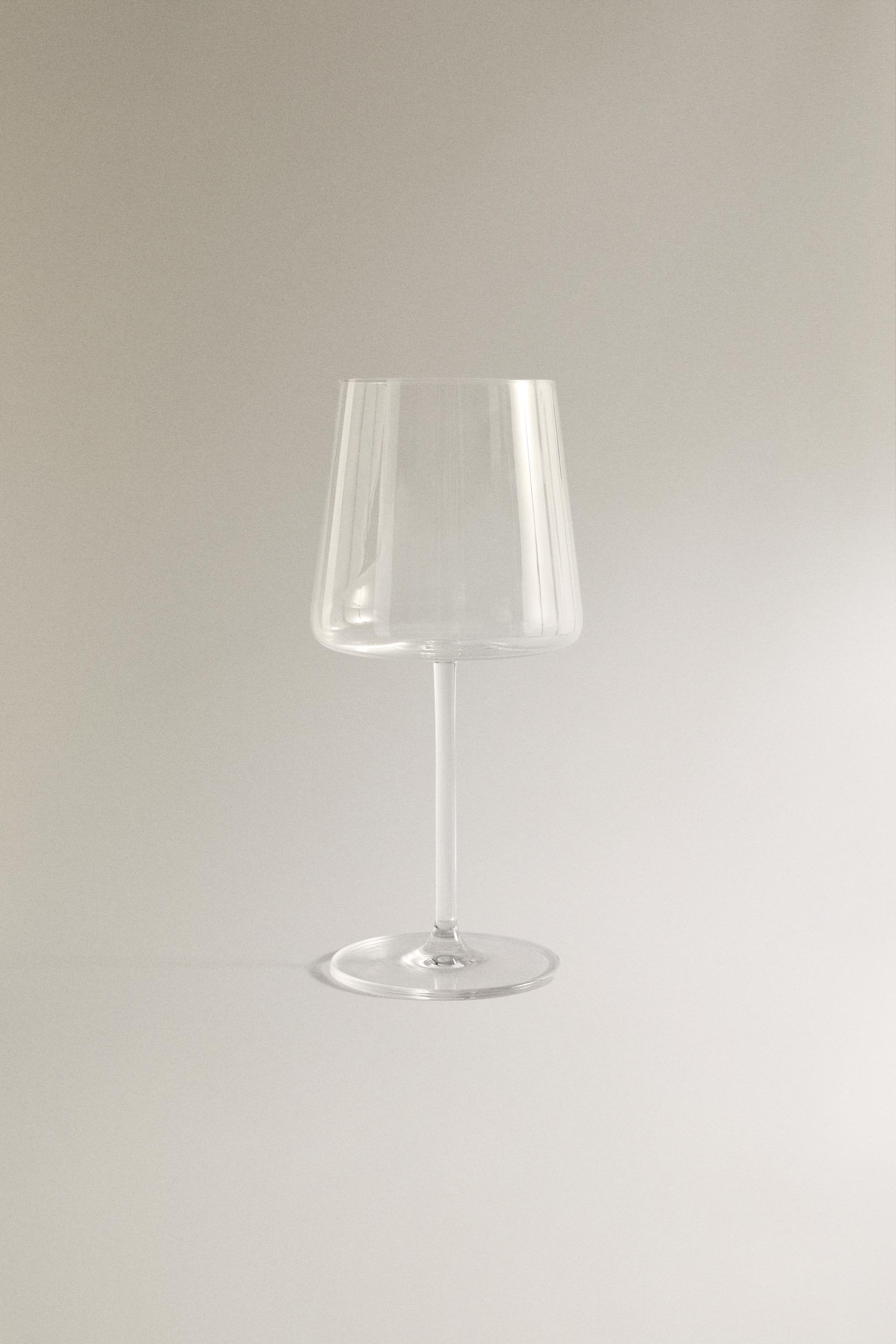CONICAL CRYSTALLINE WINE GLASS
