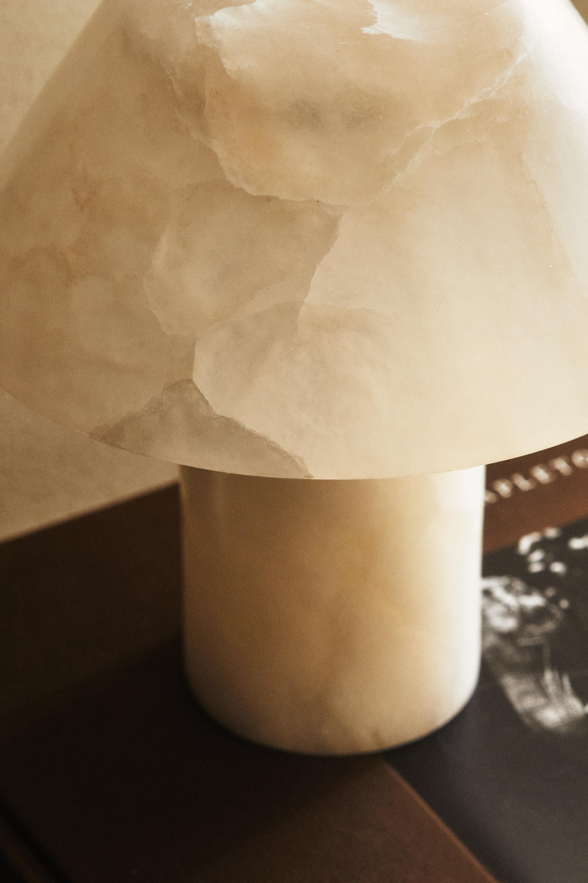 SMALL ALABASTER TABLE LAMP