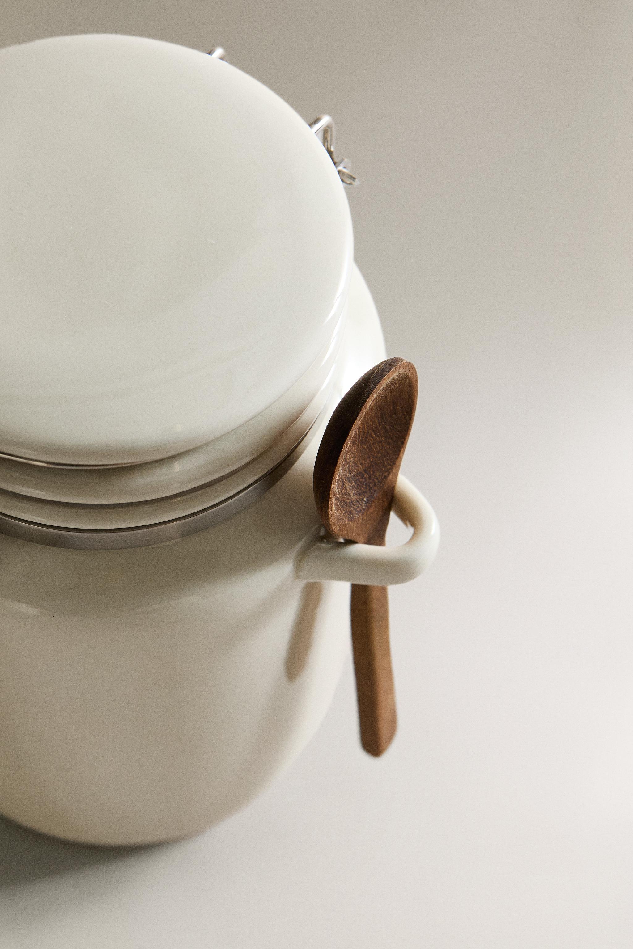 CERAMIC JAR WITH SPOON