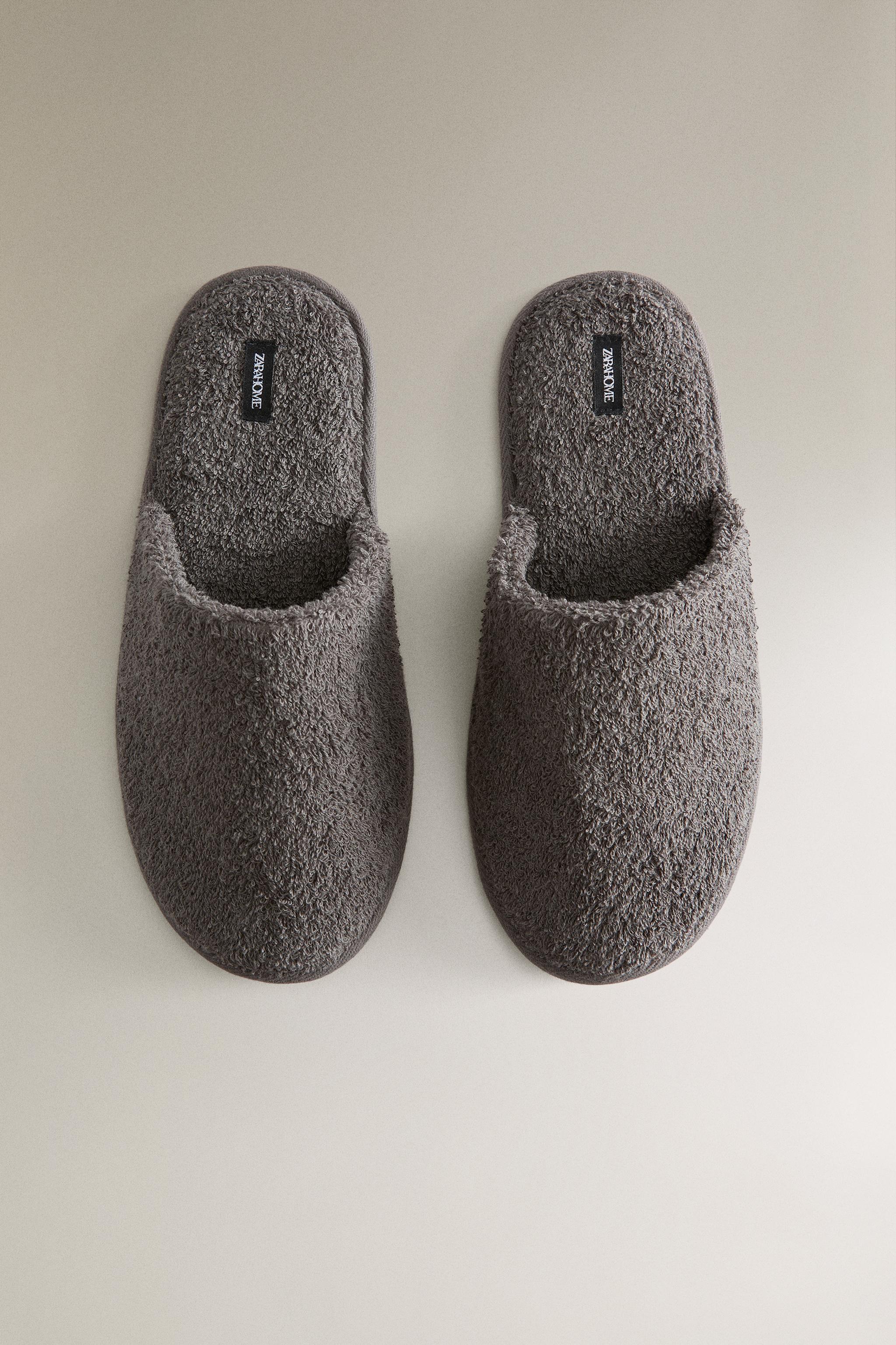TERRYCLOTH BATHROOM SLIPPERS