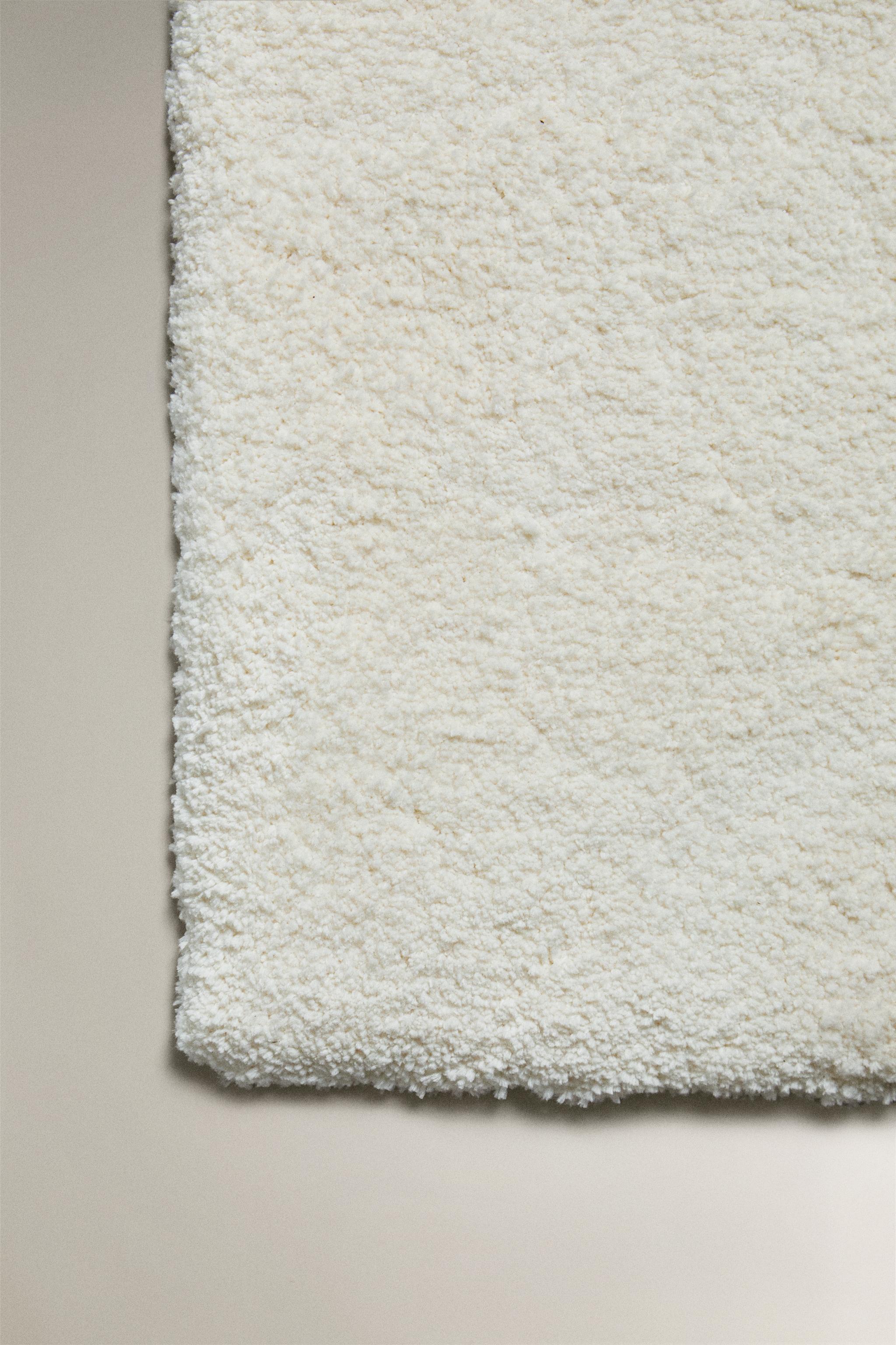 SOFT TEXTURED AREA RUG