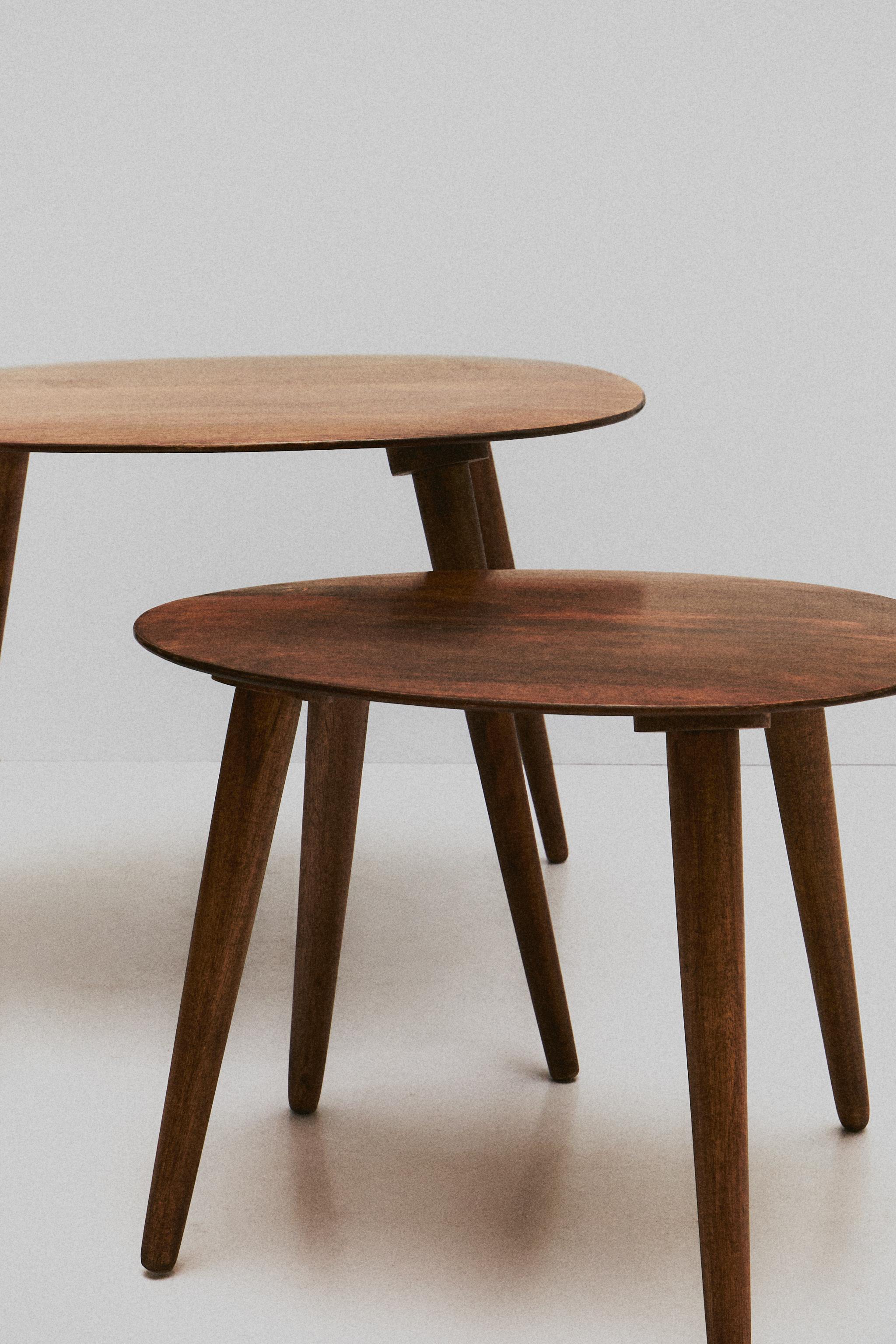 BEVELED WOODEN COFFEE TABLE