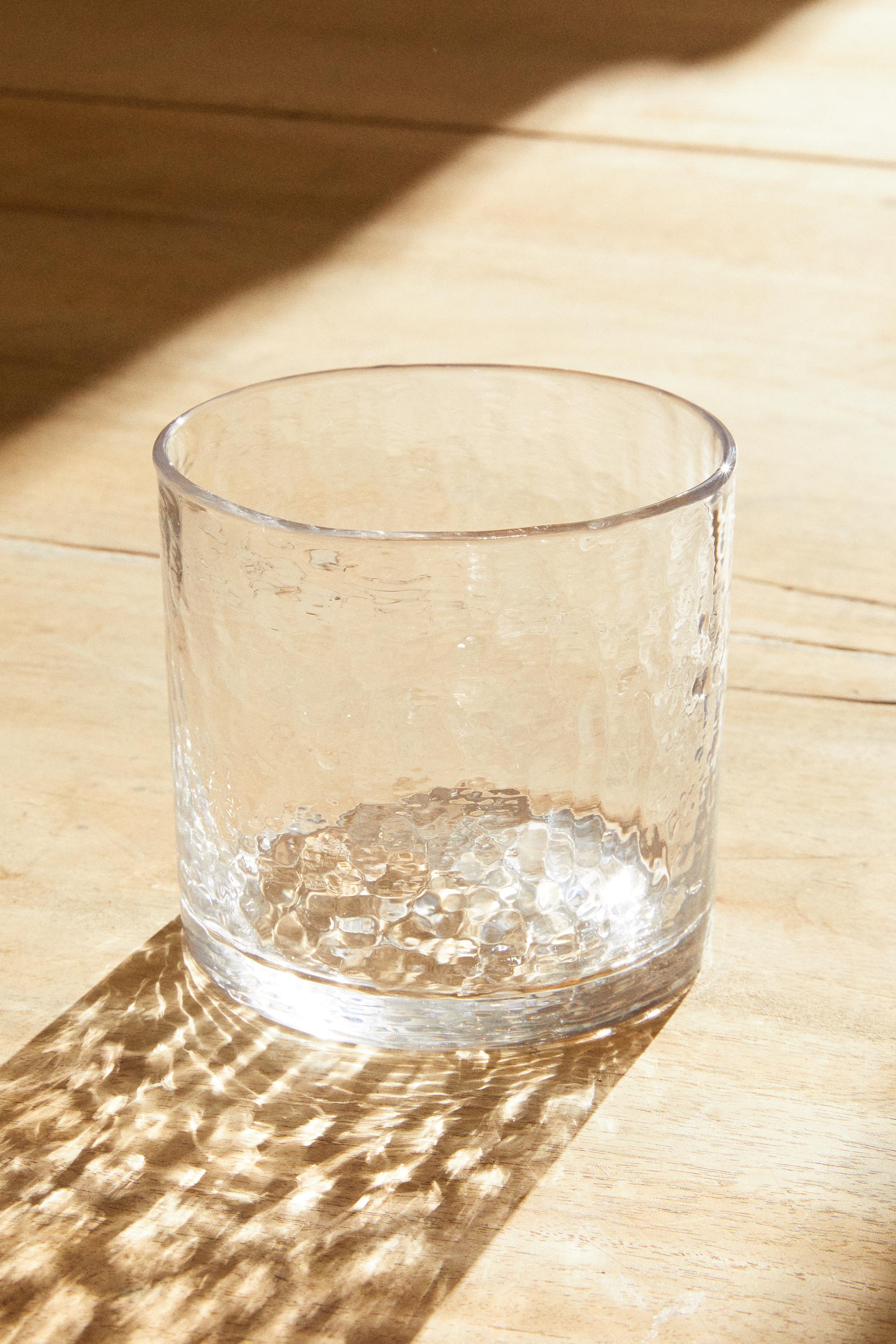 HAMMERED GLASS TUMBLER