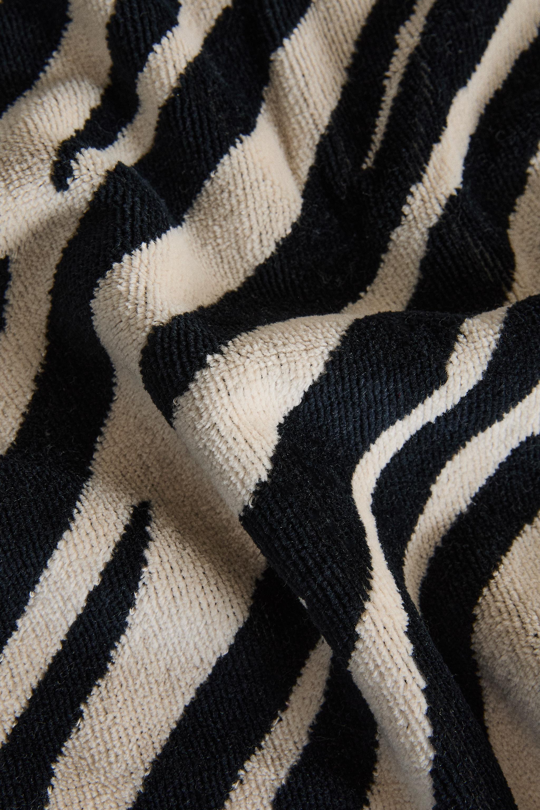 ANIMAL PRINT VELOUR BATH TOWEL