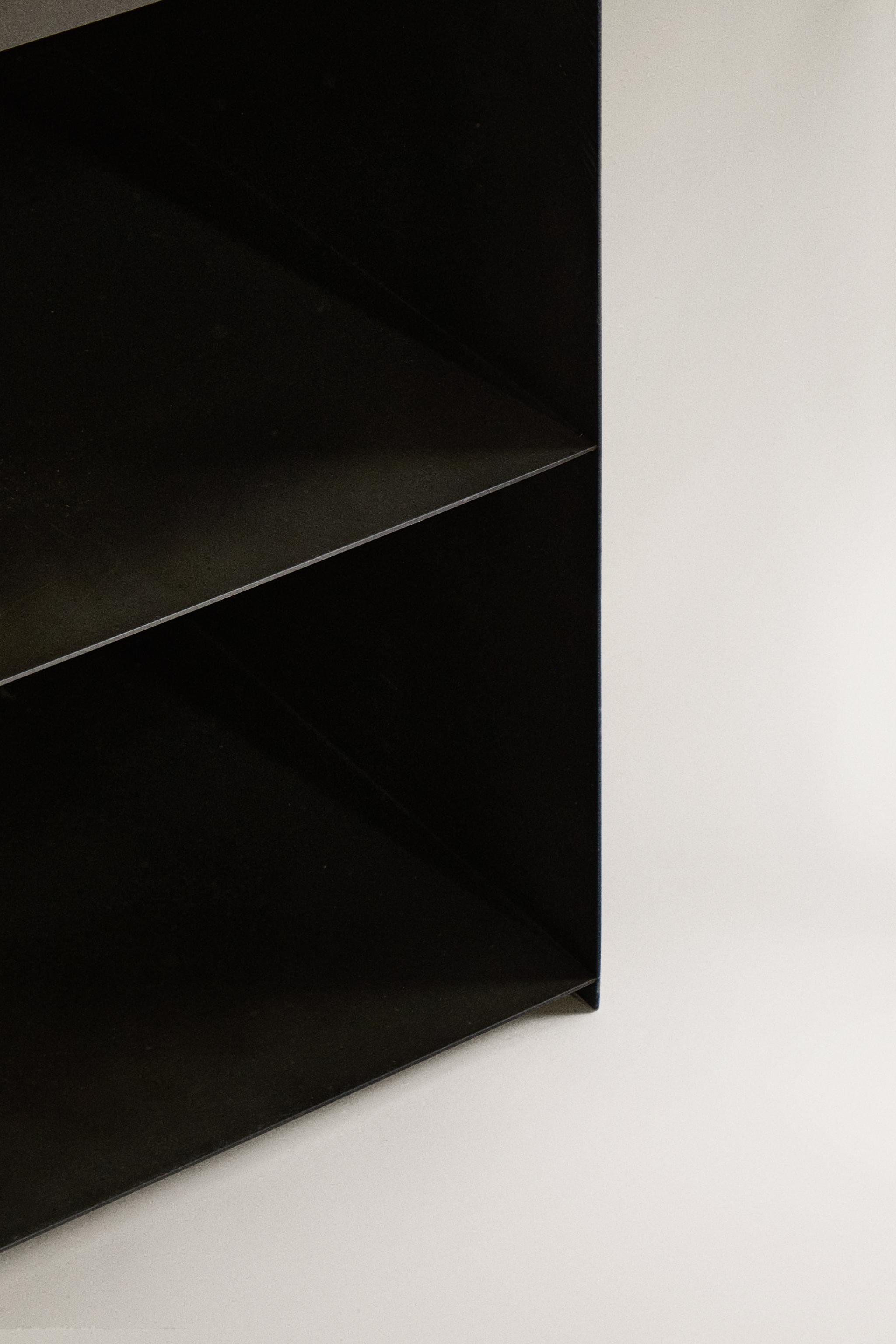 METAL NIGHTSTAND WITH DRAWER