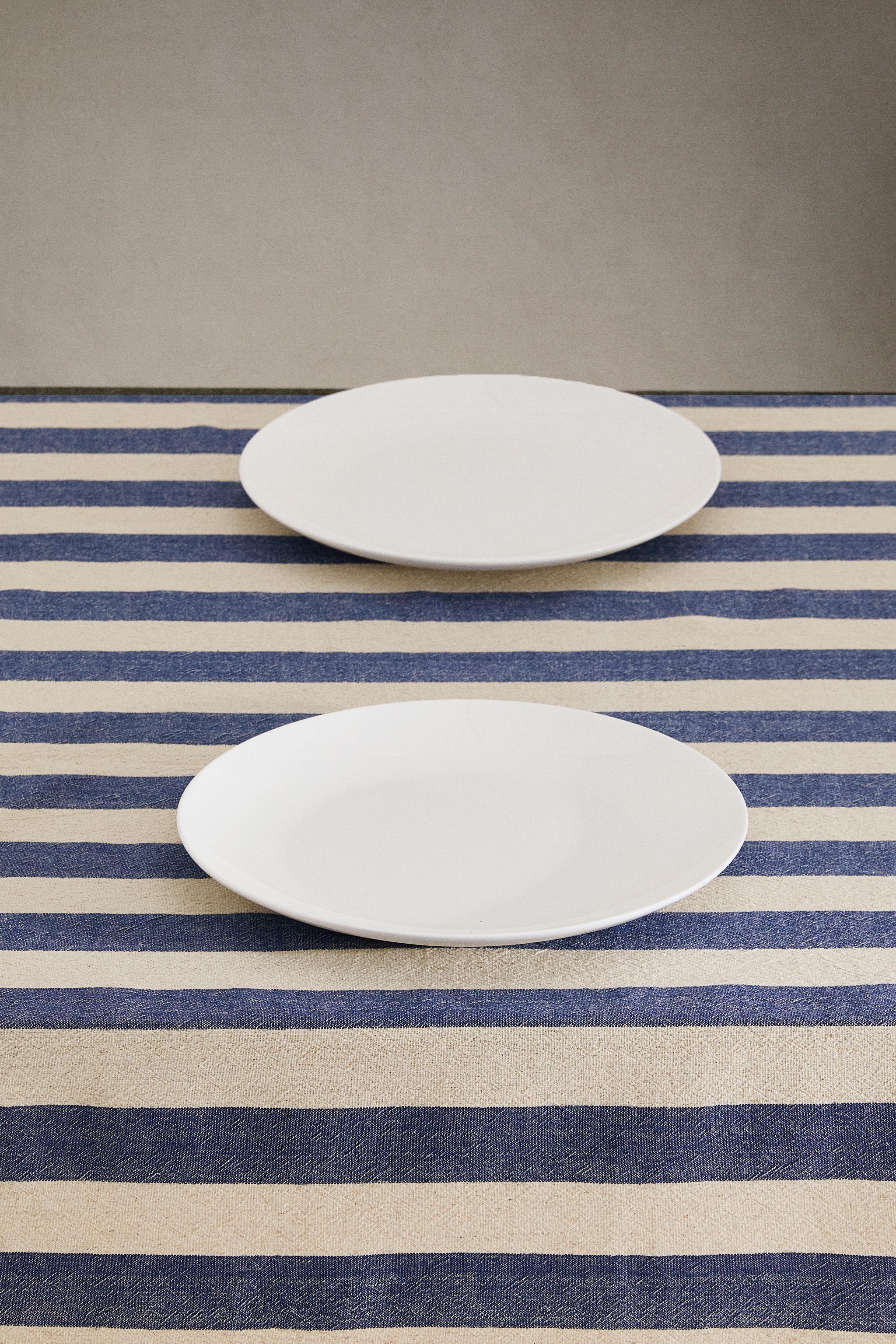 DYED THREAD STRIPED TABLECLOTH