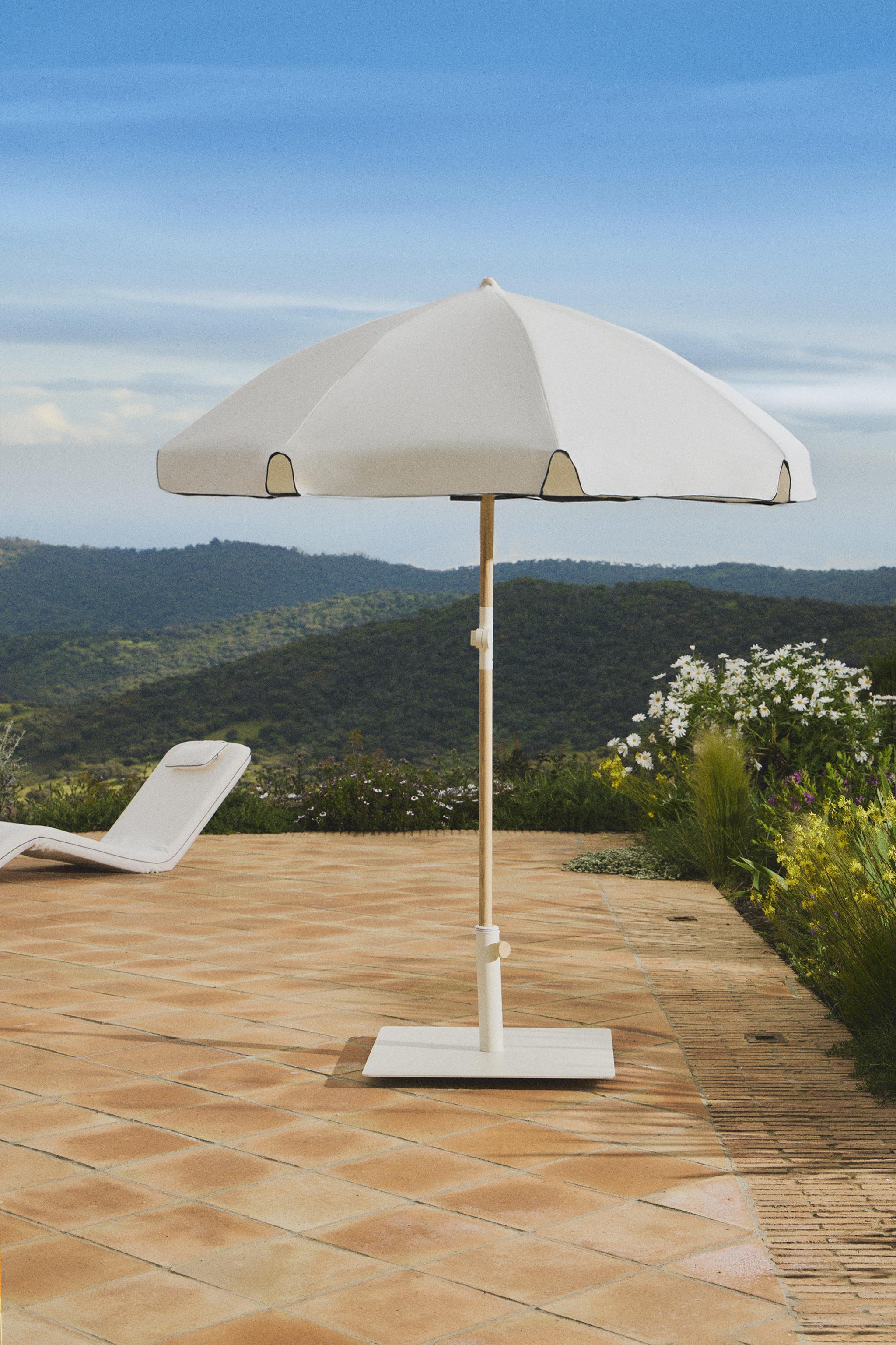 ASH WOOD CONTRAST BEACH UMBRELLA