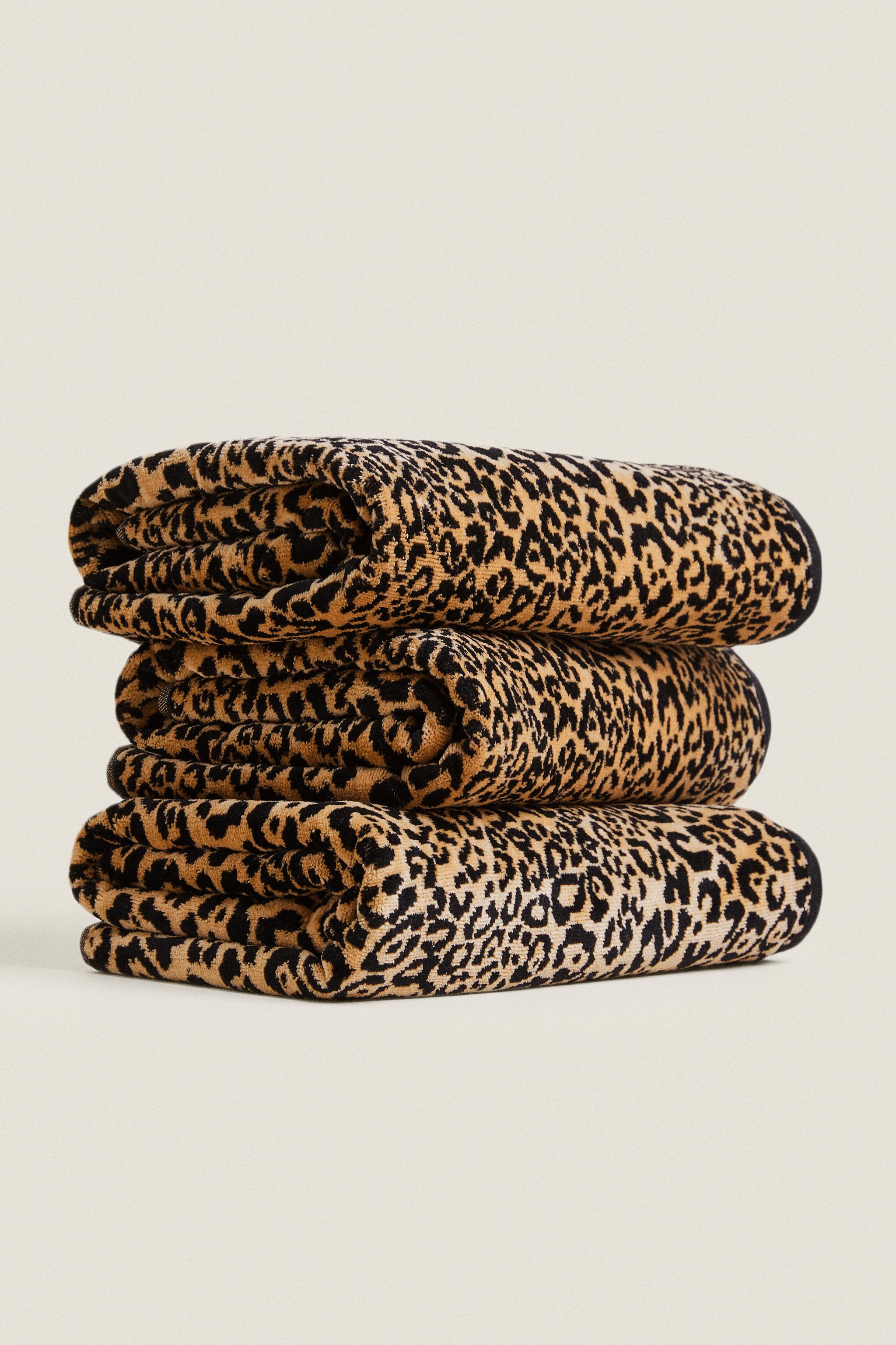 ANIMAL PRINT VELOUR BATH TOWEL