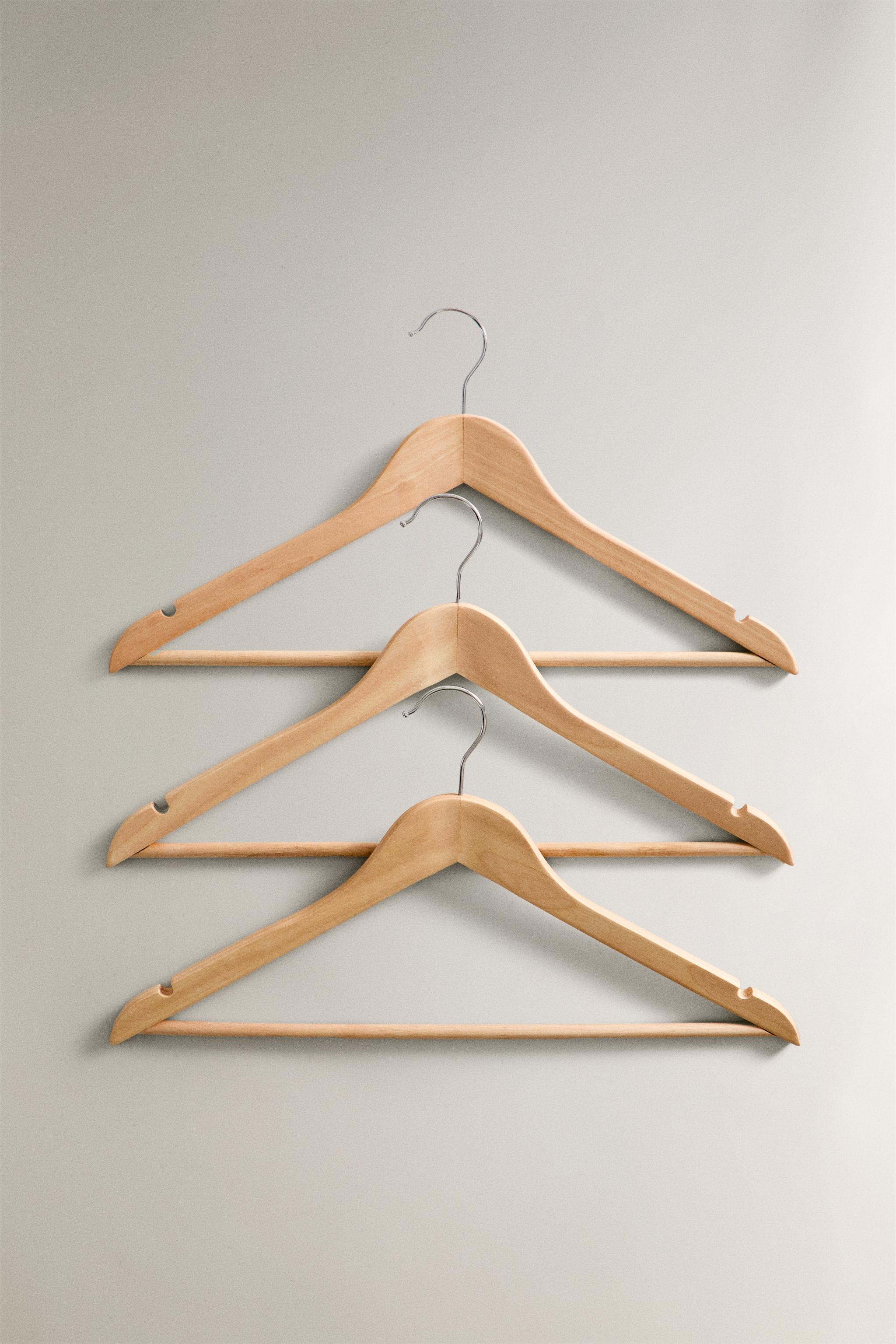 LACQUERED WOODEN HANGER (SET OF 3)