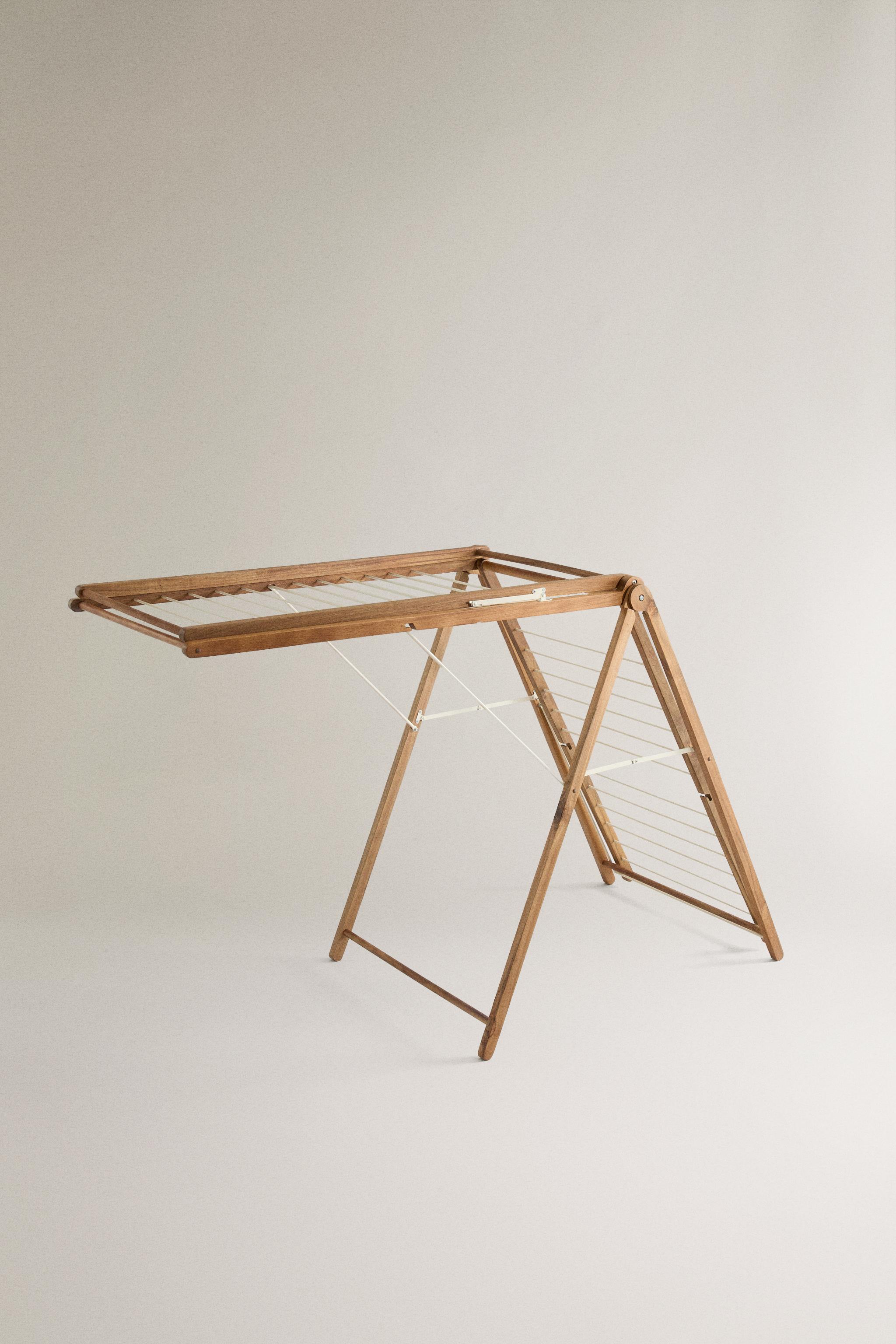 VERTICAL METAL AND WOODEN CLOTHES HORSE
