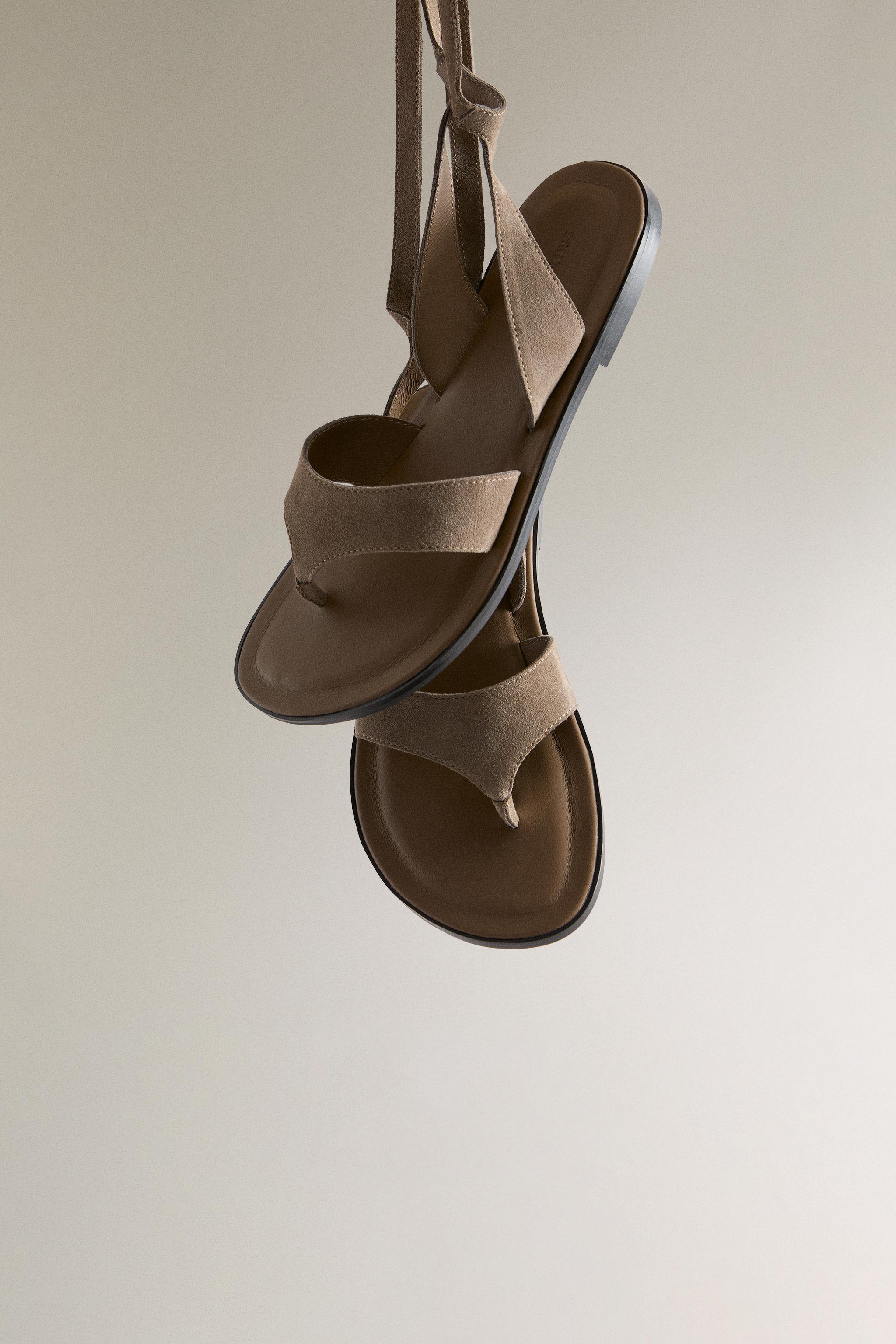 LEATHER STRAPPY SANDALS WITH BUCKLE