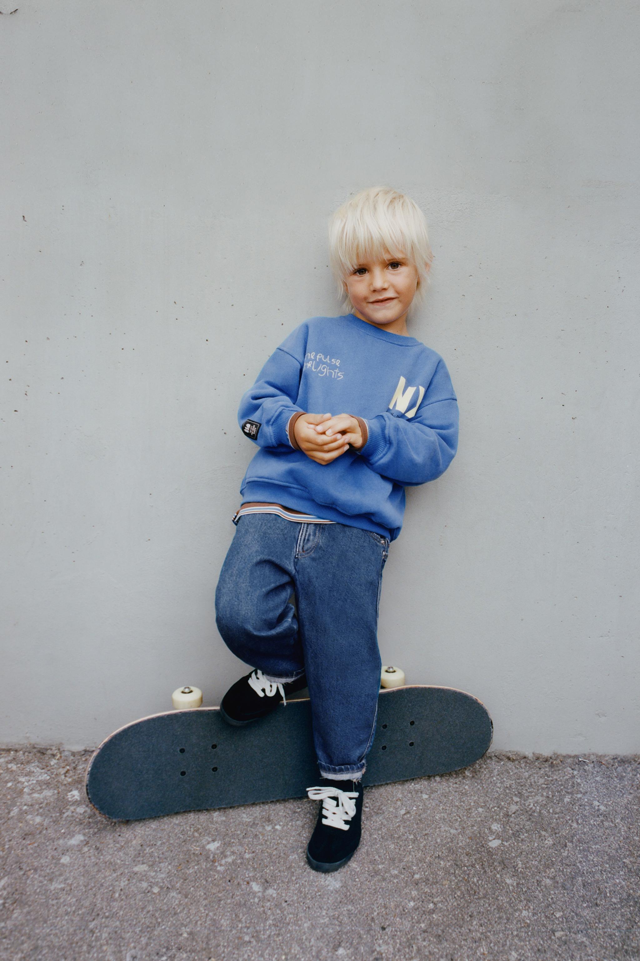 NYC EMBROIDERED TEXT SWEATSHIRT