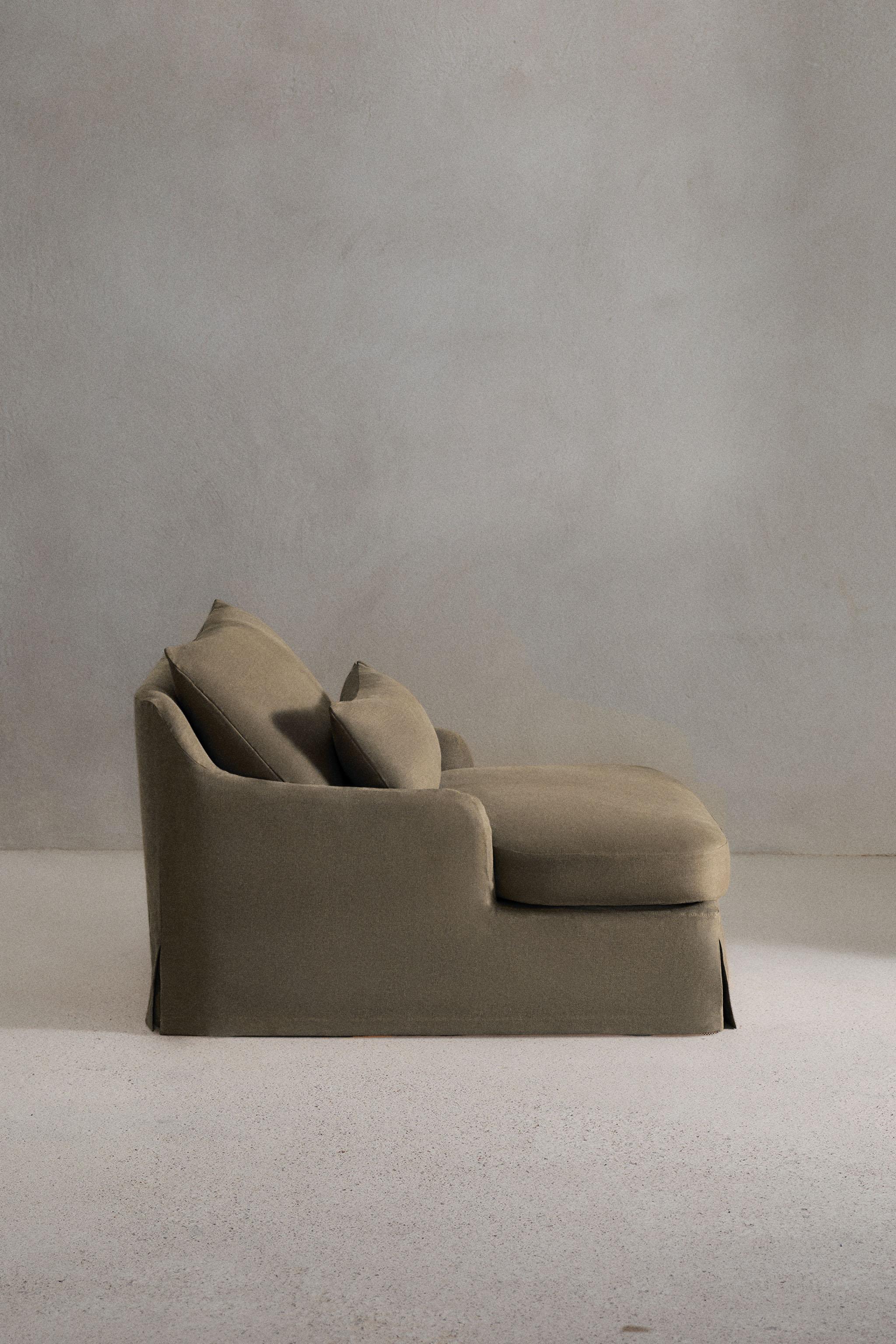 LOVESEAT 01