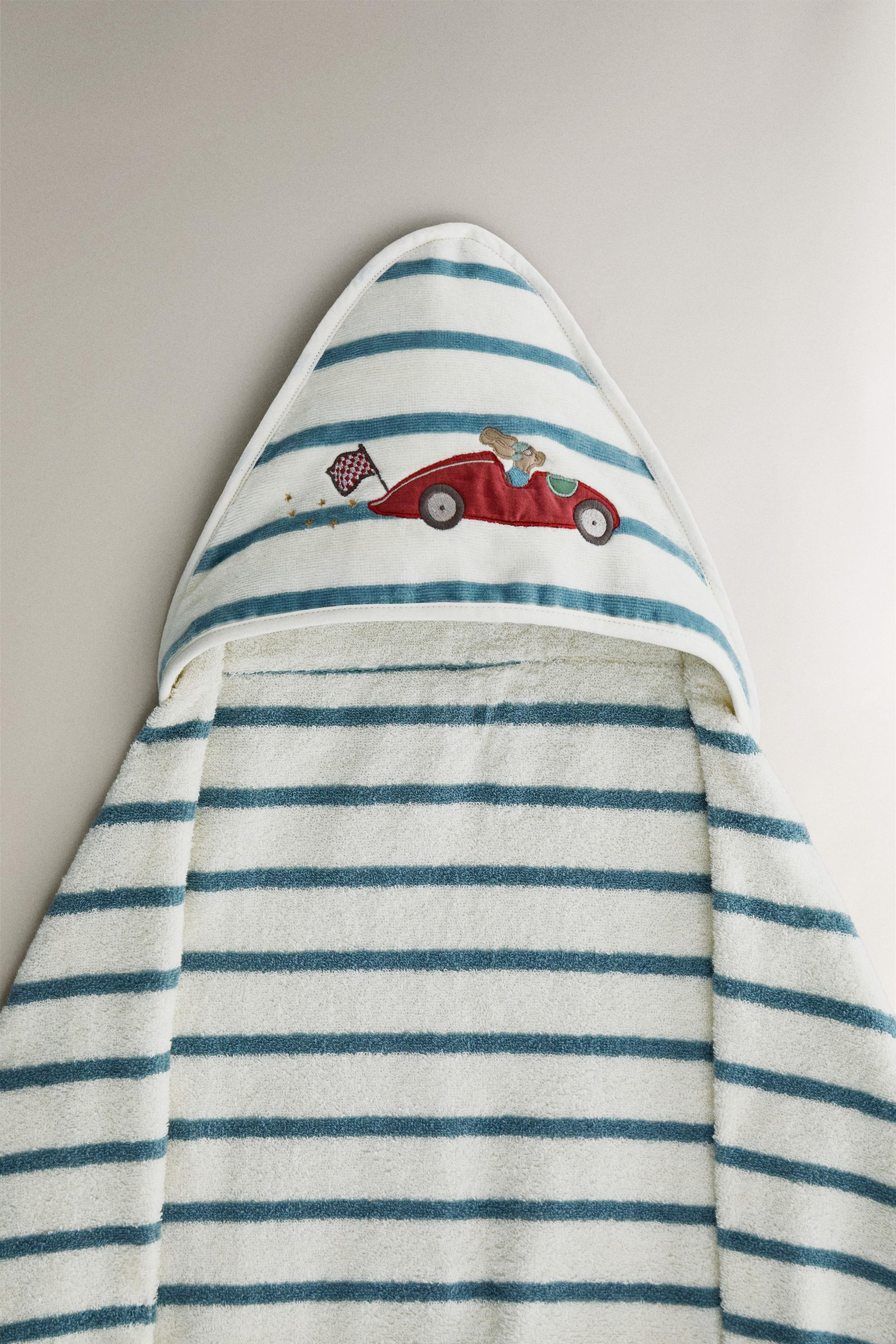 CHILDREN'S RACING DOG HOODED BATH TOWEL