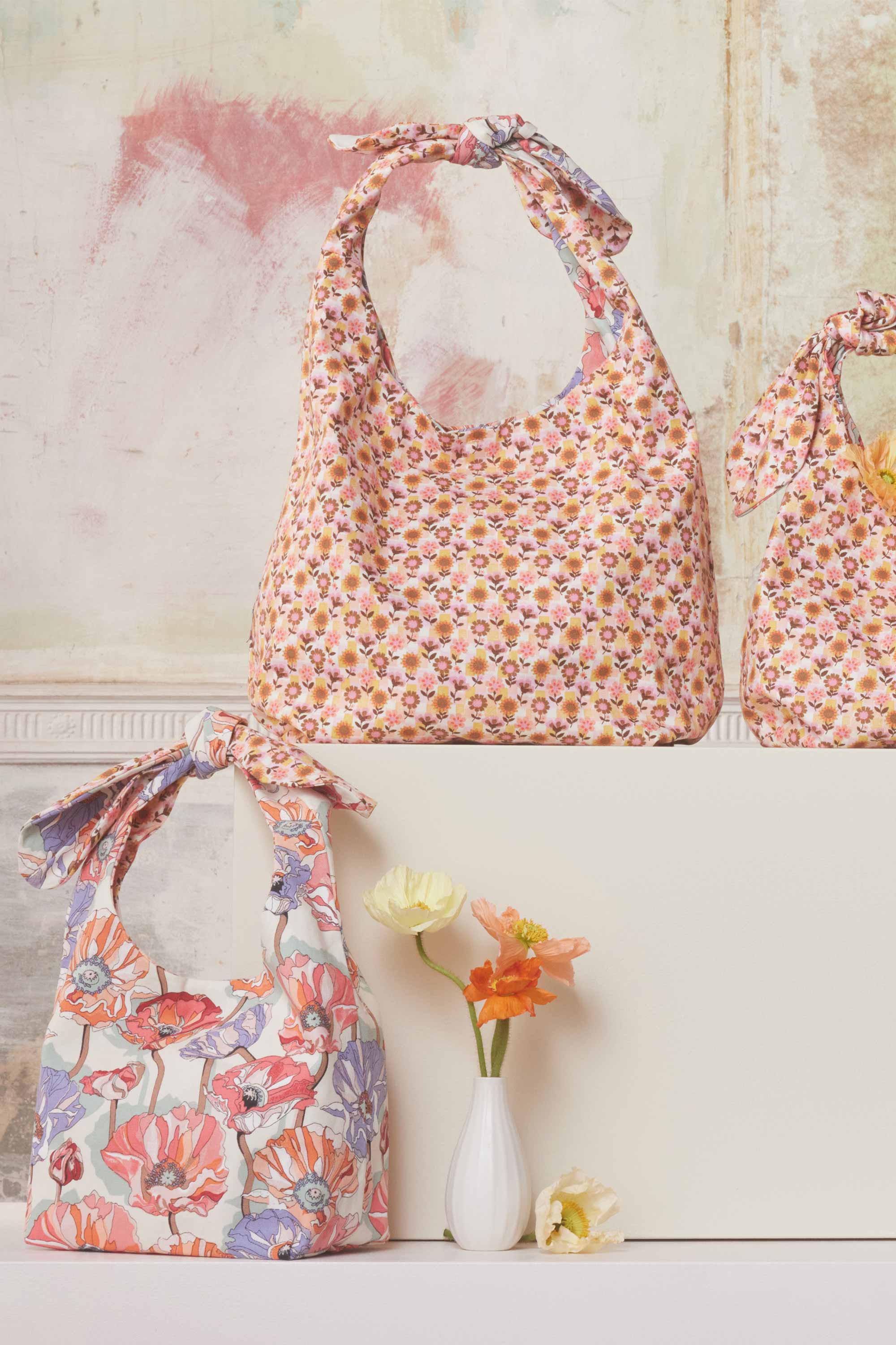 Summer Poppy Midscale Large Reversible Knotted Shopper