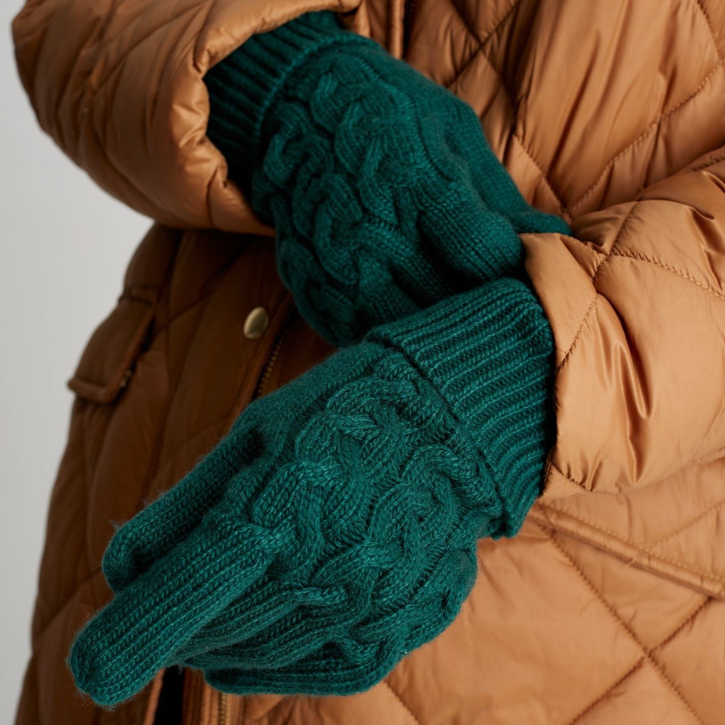 Joules Ladies Elena Cable Knit Gloves