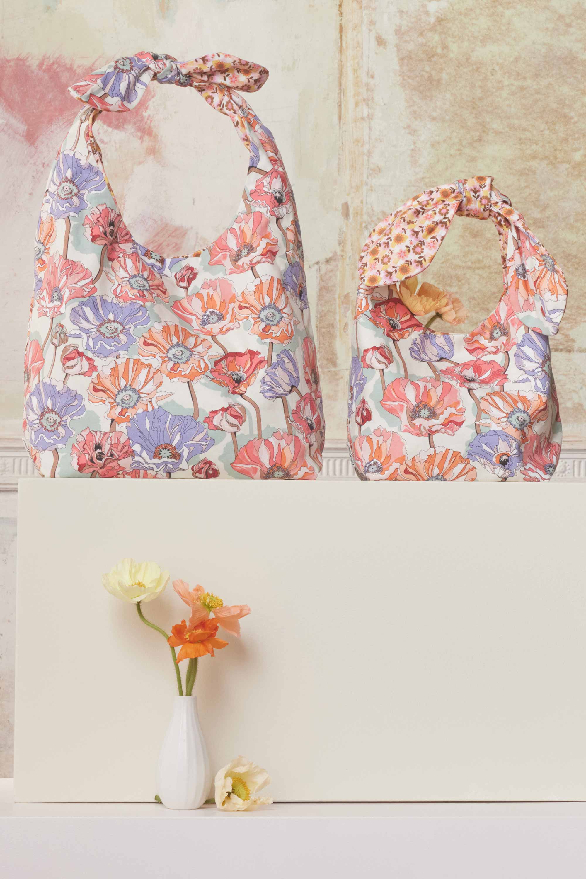 Summer Poppy Midscale Mini Reversible Knotted Shopper