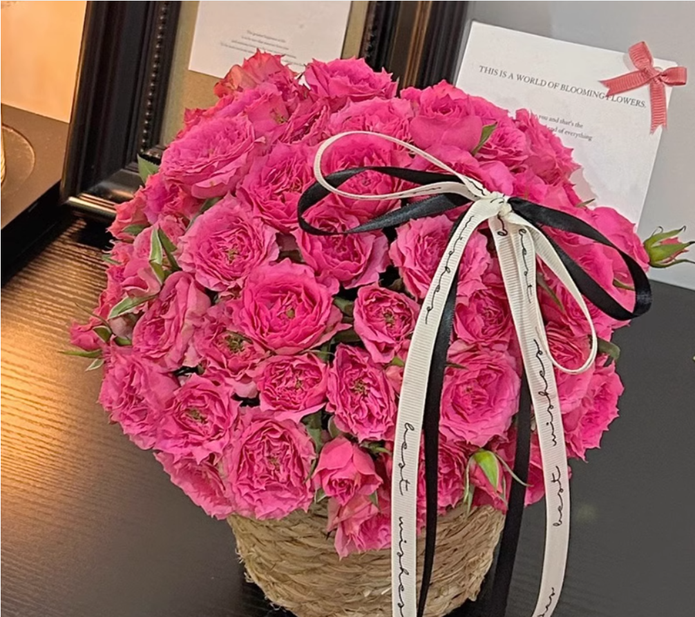 Simulated Flower Exquisite Flower Basket for Girlfriend Mother Valentine's Day