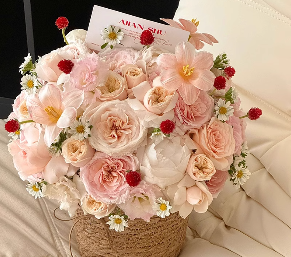 Simulated Flower Exquisite Flower Basket for Girlfriend Mother Valentine's Day