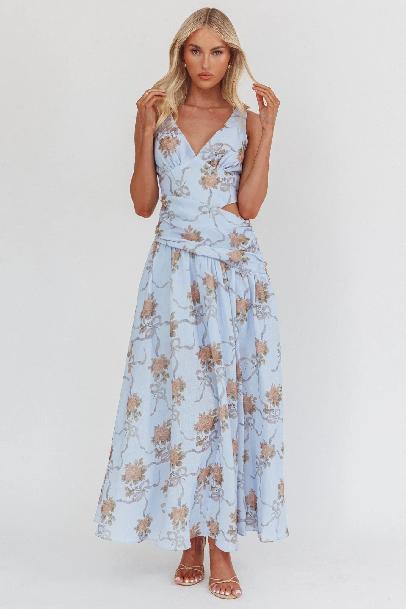 First Dates Waist Cut-Out Maxi Dress Floral Blue