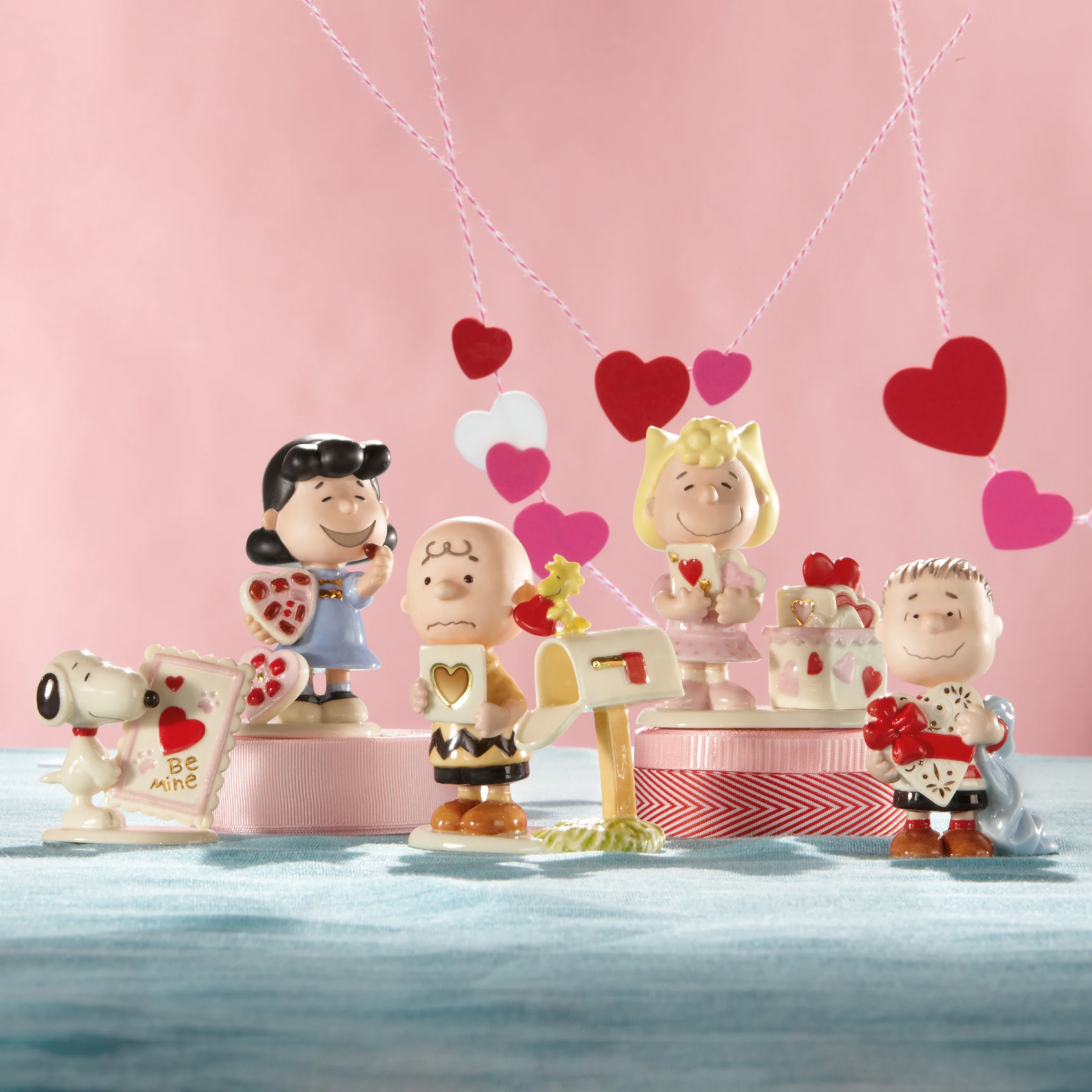 PEANUTS? 5-pc Valentine's Figurine Set
