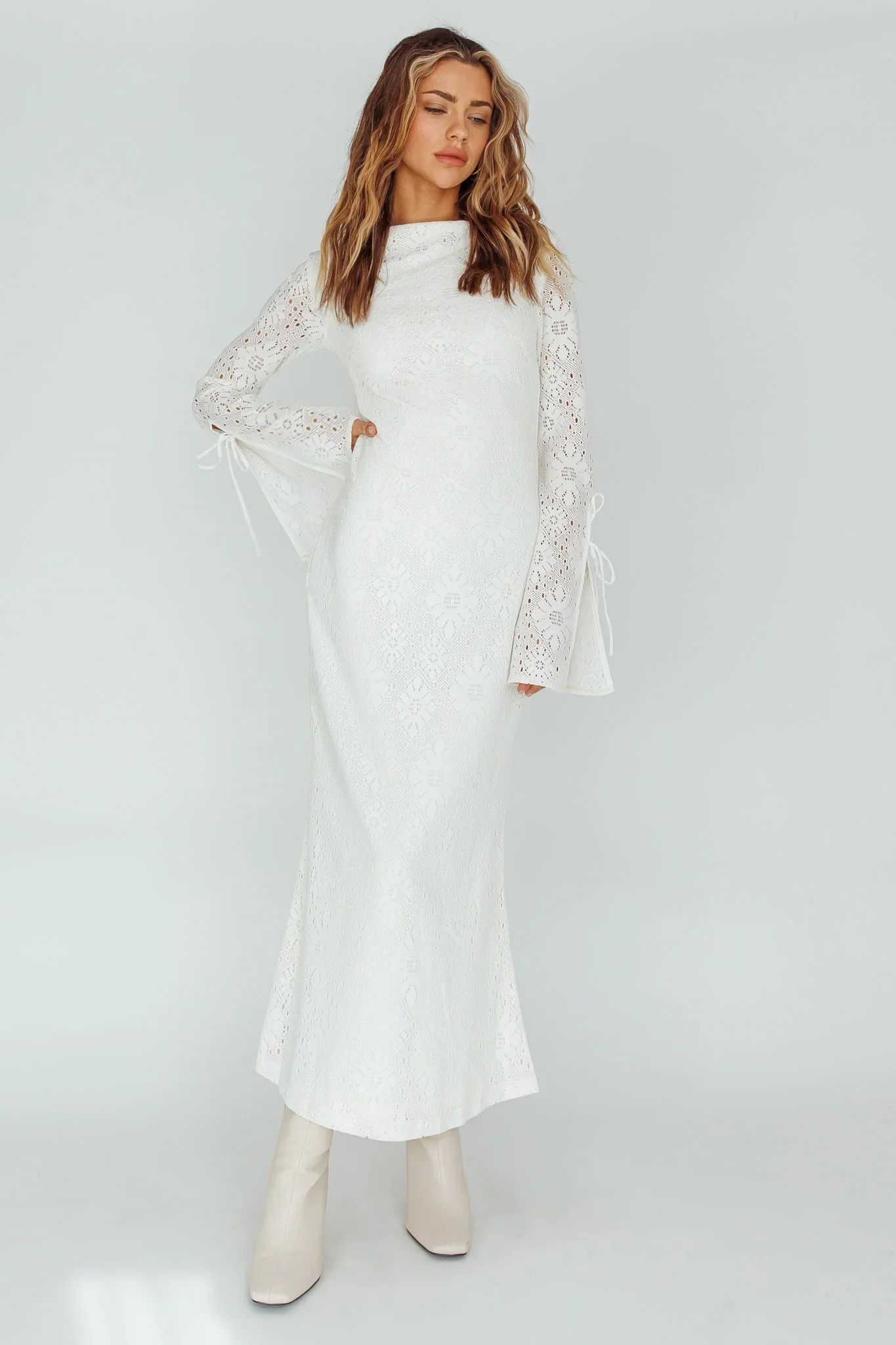 Kalia Long Sleeve Lace Midi Dress Cream