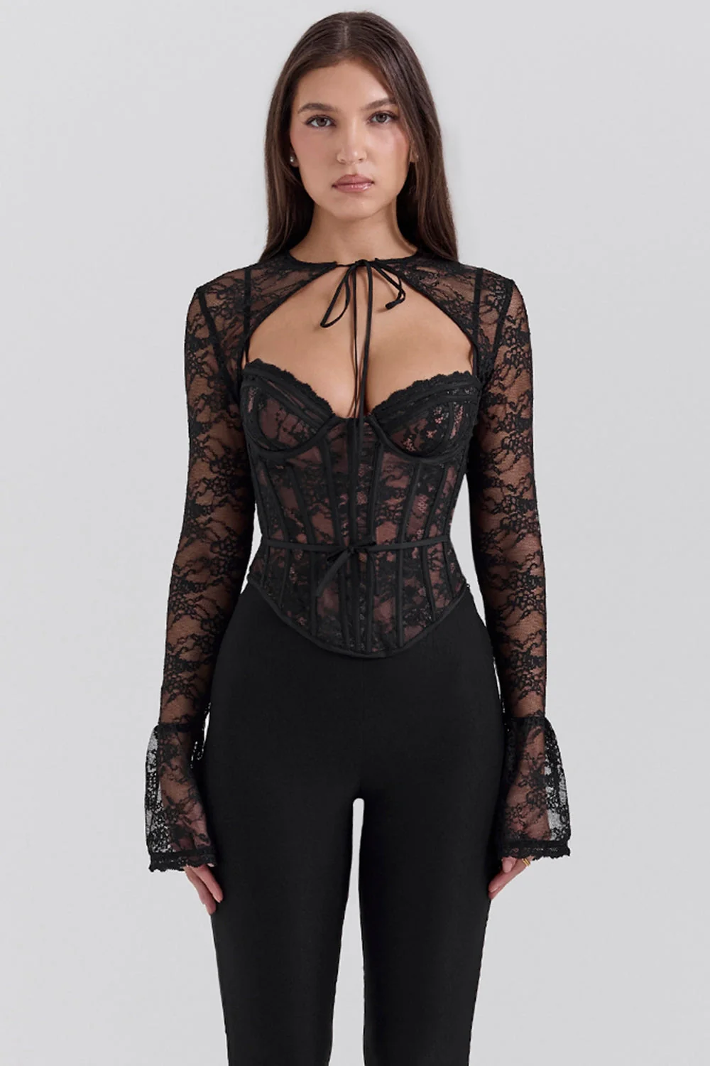 haut corset en dentelle noire avec boléro