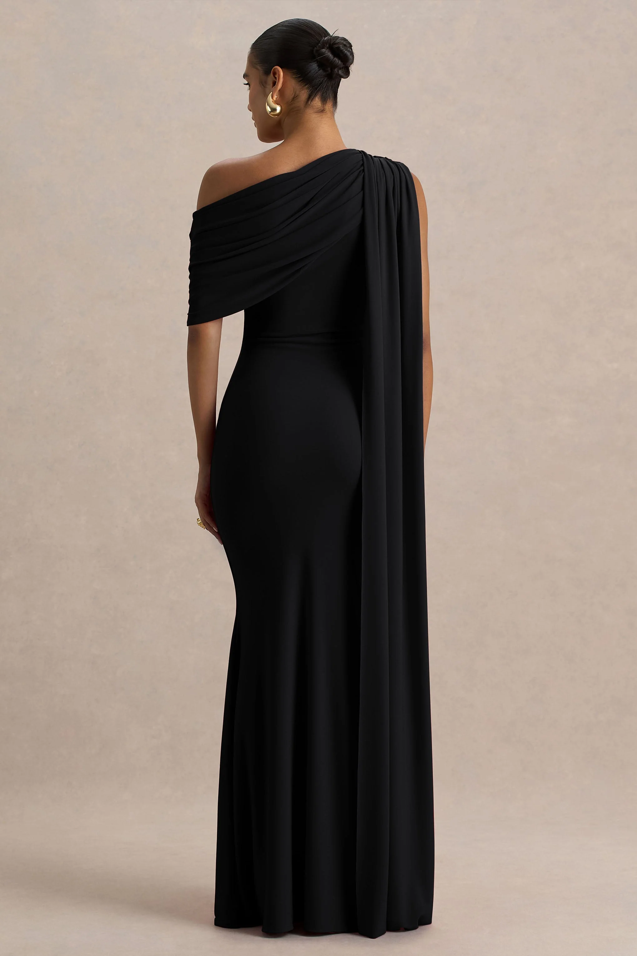 Zendaya | Black Asymmetric-Neck Fishtail Maxi Dress With Sash