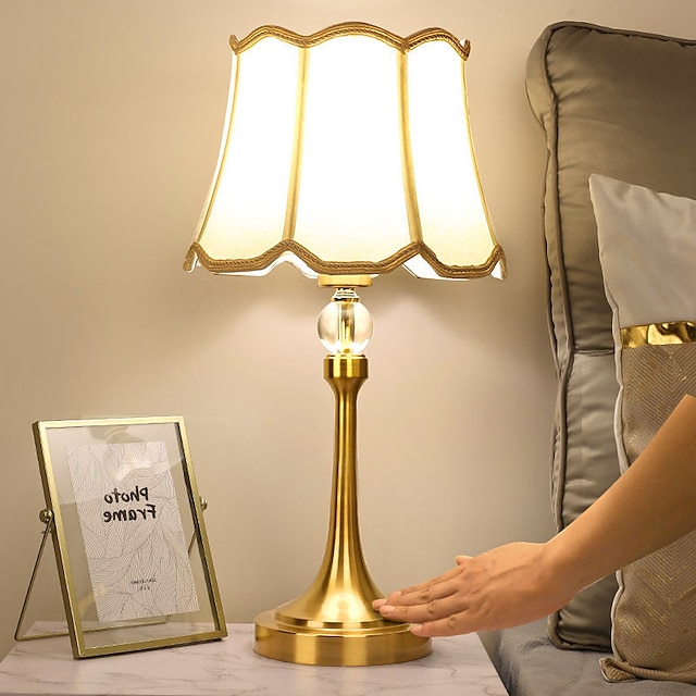 Light Luxury Table Lamp Touch Sensing Bedside Lamp Warm And Permanent Lamp Modern And Simple Nordic Master Bedroom Bedside Lamp