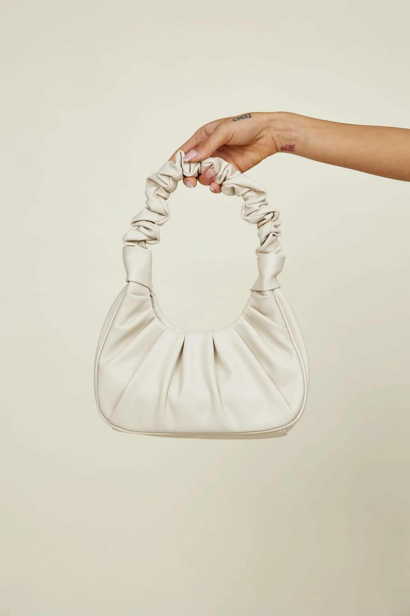 THERAPY Petal Bag Bone