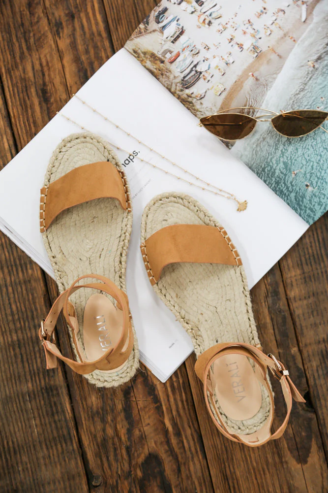 VERALI Enya Sandal Honey Micro