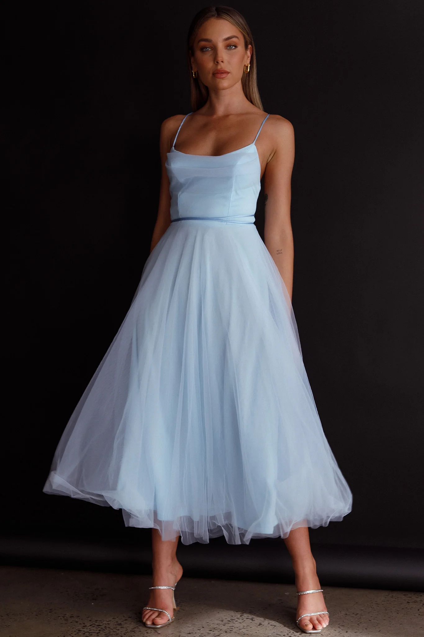 Floating By Pleated Neckline Mesh Midi Dress Blue