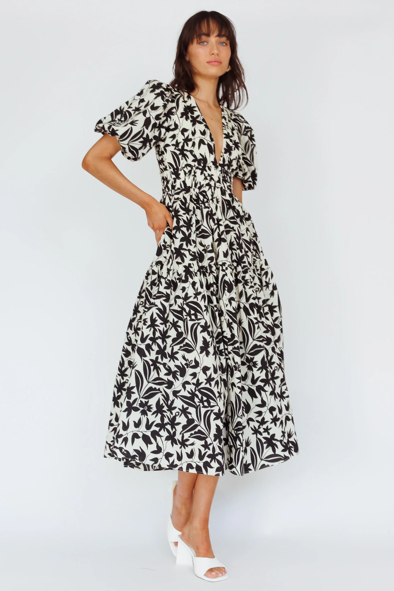 Summer Land V-Neckline Midi Dress Floral Beige