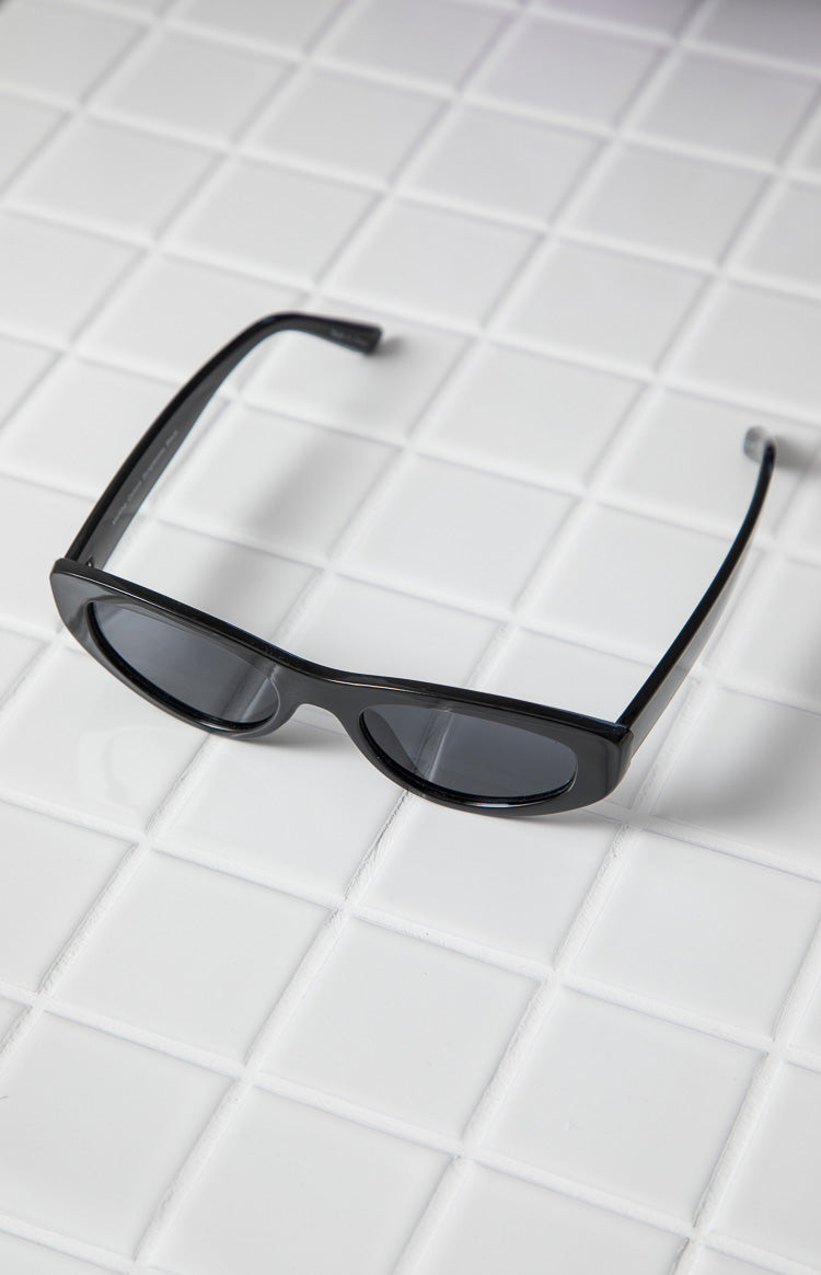 Martina Cateye Sunglasses Black (FREE over $150)