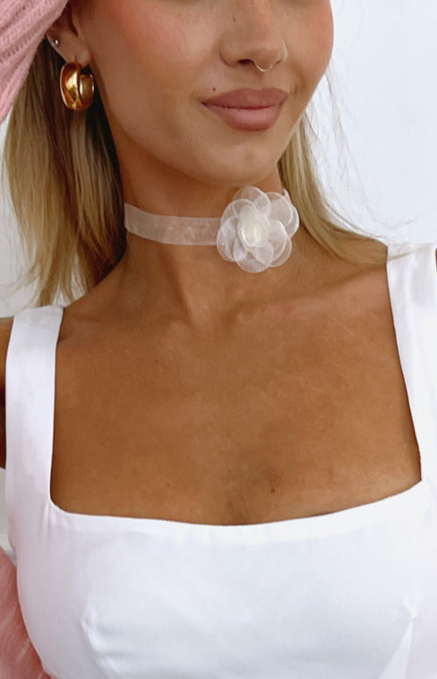 Nights Out Cream Flower Choker