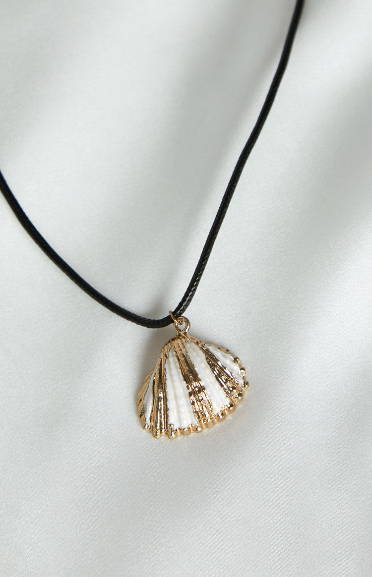 Stasi Gold Seashell Pendant Necklace
