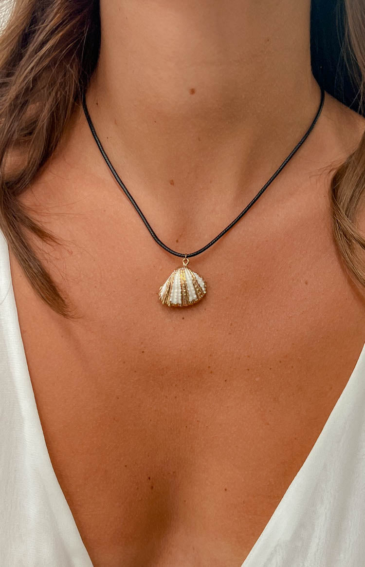 Stasi Gold Seashell Pendant Necklace