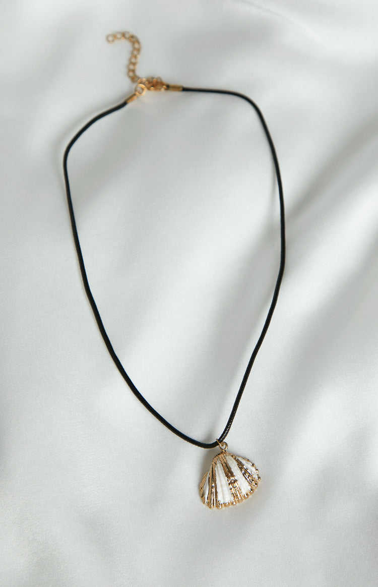 Stasi Gold Seashell Pendant Necklace