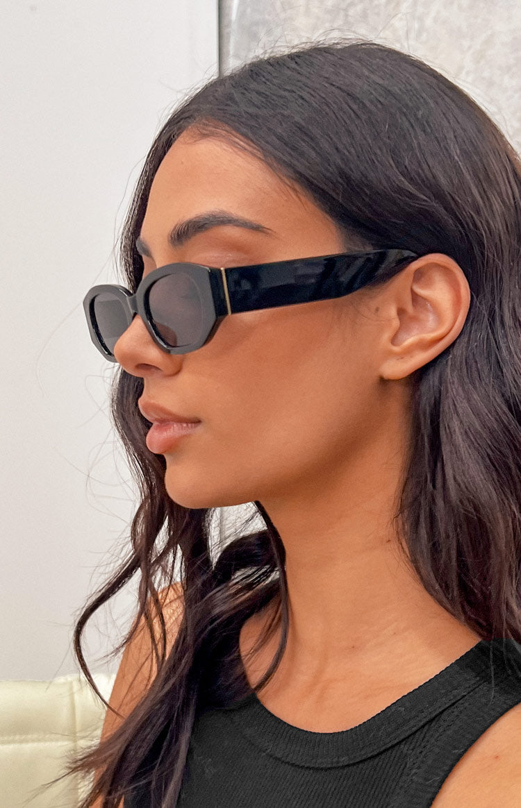 Juno Squoval Sunglasses Black