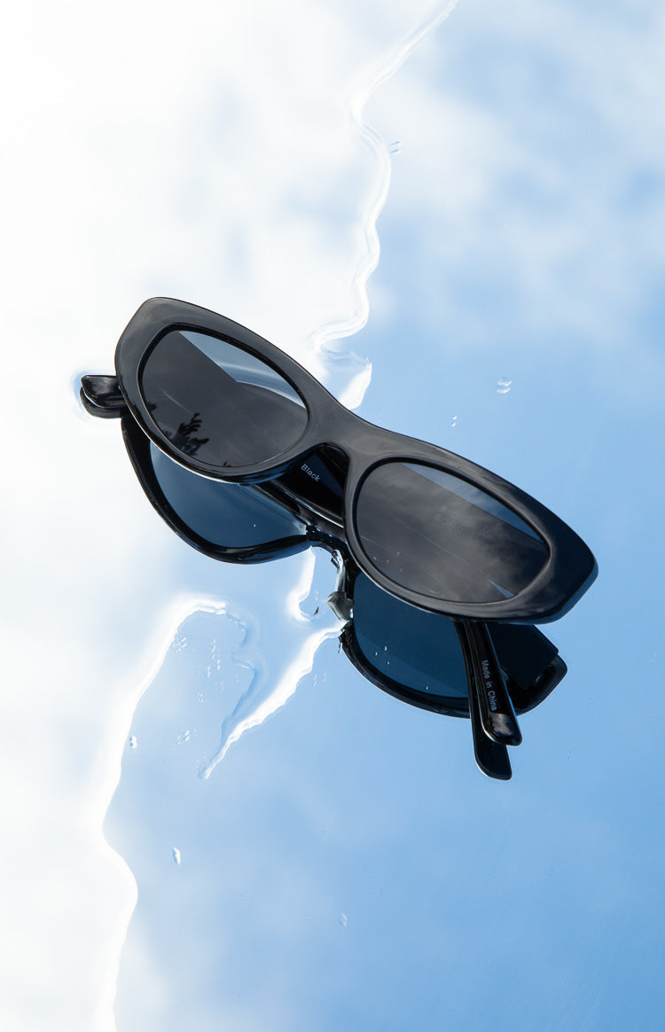 Martina Cateye Sunglasses Black (FREE over $150)