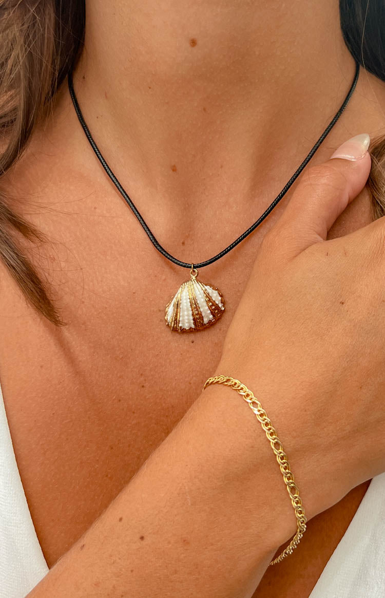 Stasi Gold Seashell Pendant Necklace