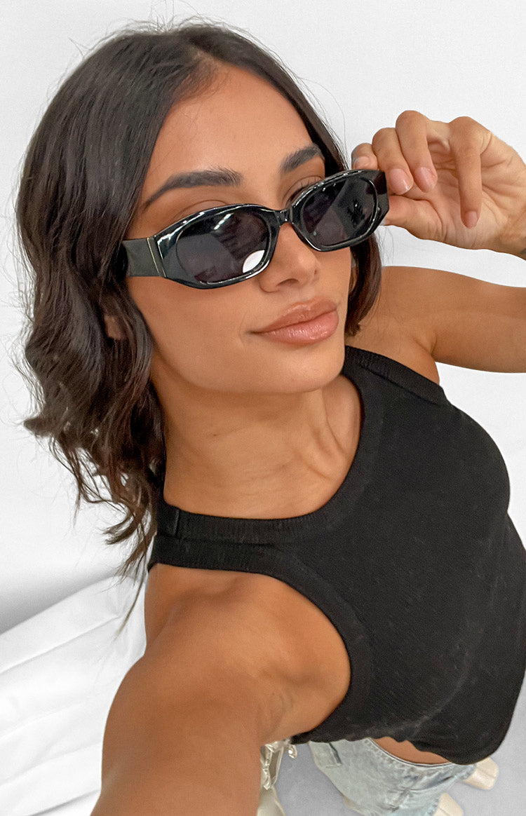 Juno Squoval Sunglasses Black