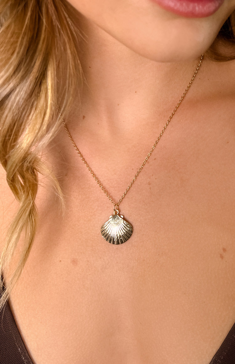 Hayden Gold Seashell Pendant Necklace