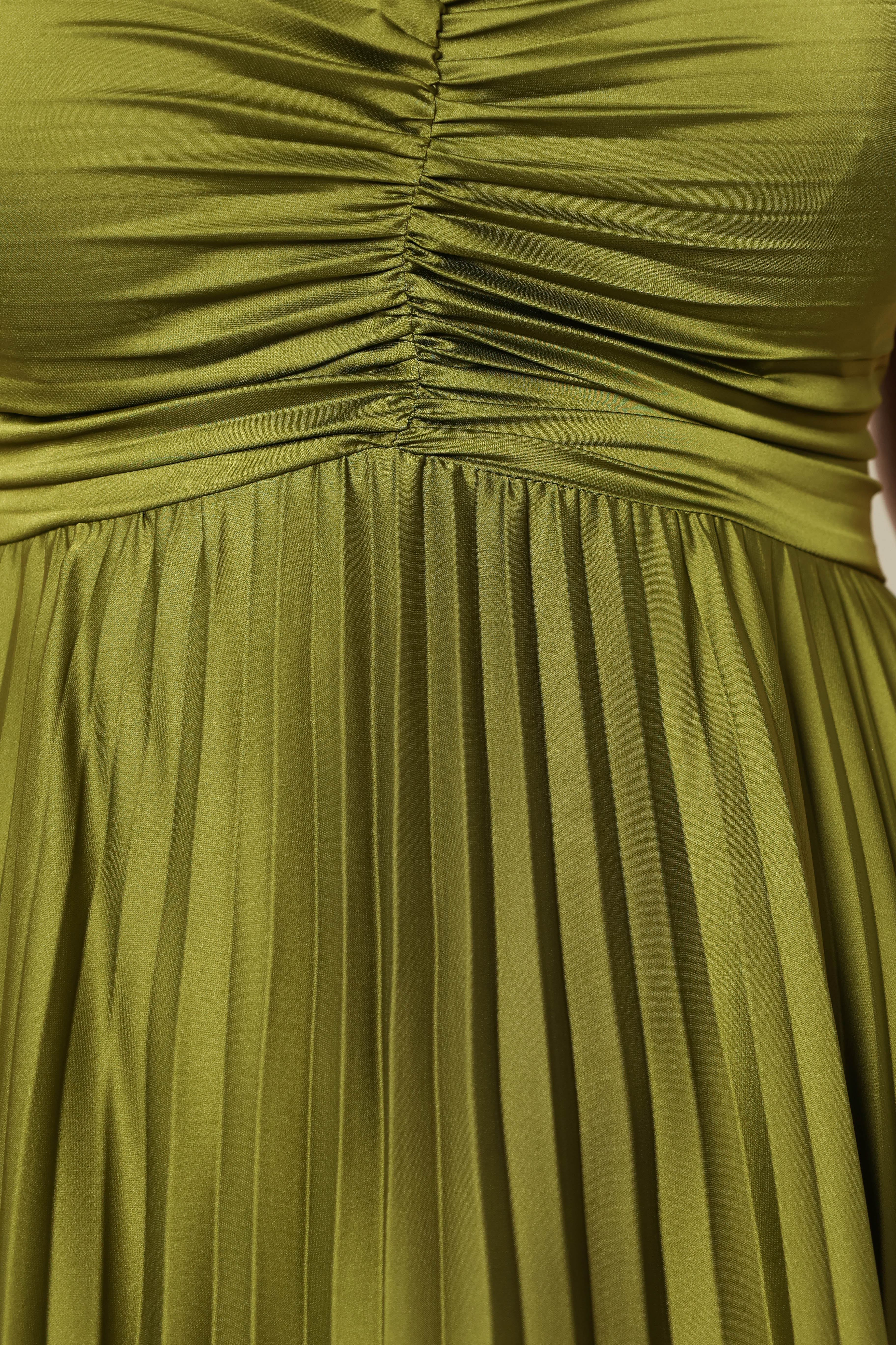 Naira Pleated Maxi Dress Palm Green - luluinthesky