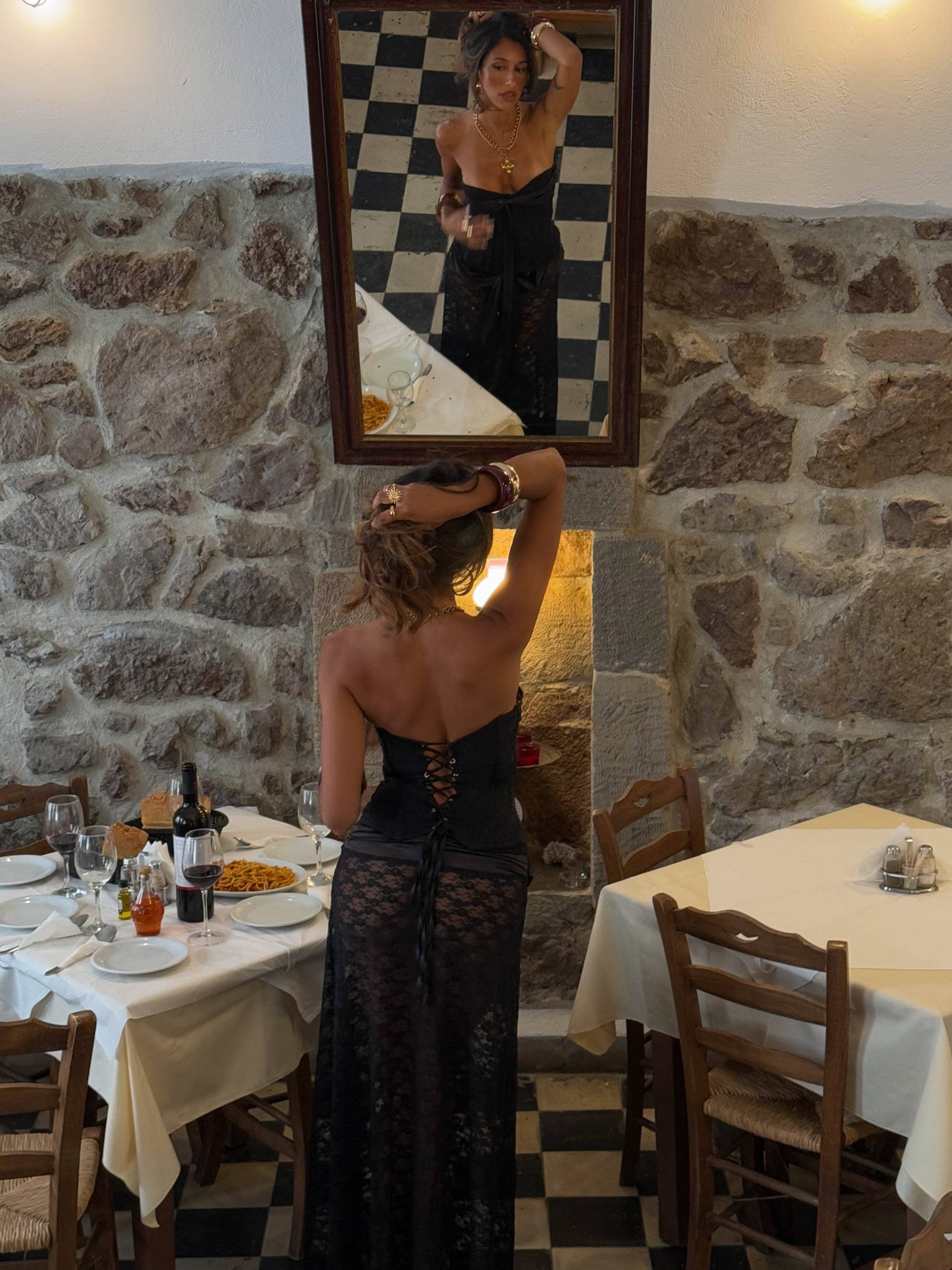 AMORA TOP BLACK - luluinthesky