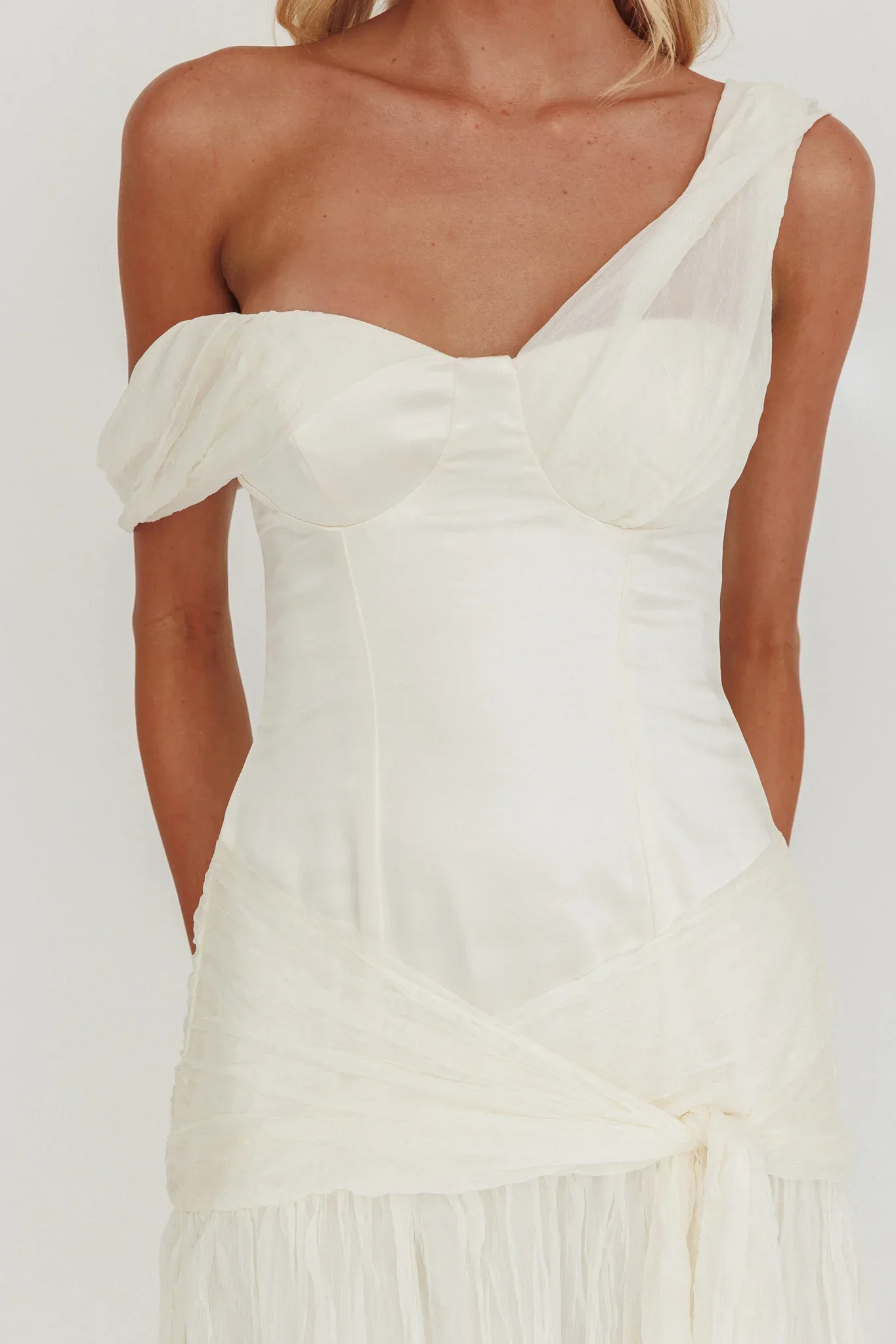 Keia Crepe Chiffon One-Shoulder Maxi Dress Oyster - luluinthesky