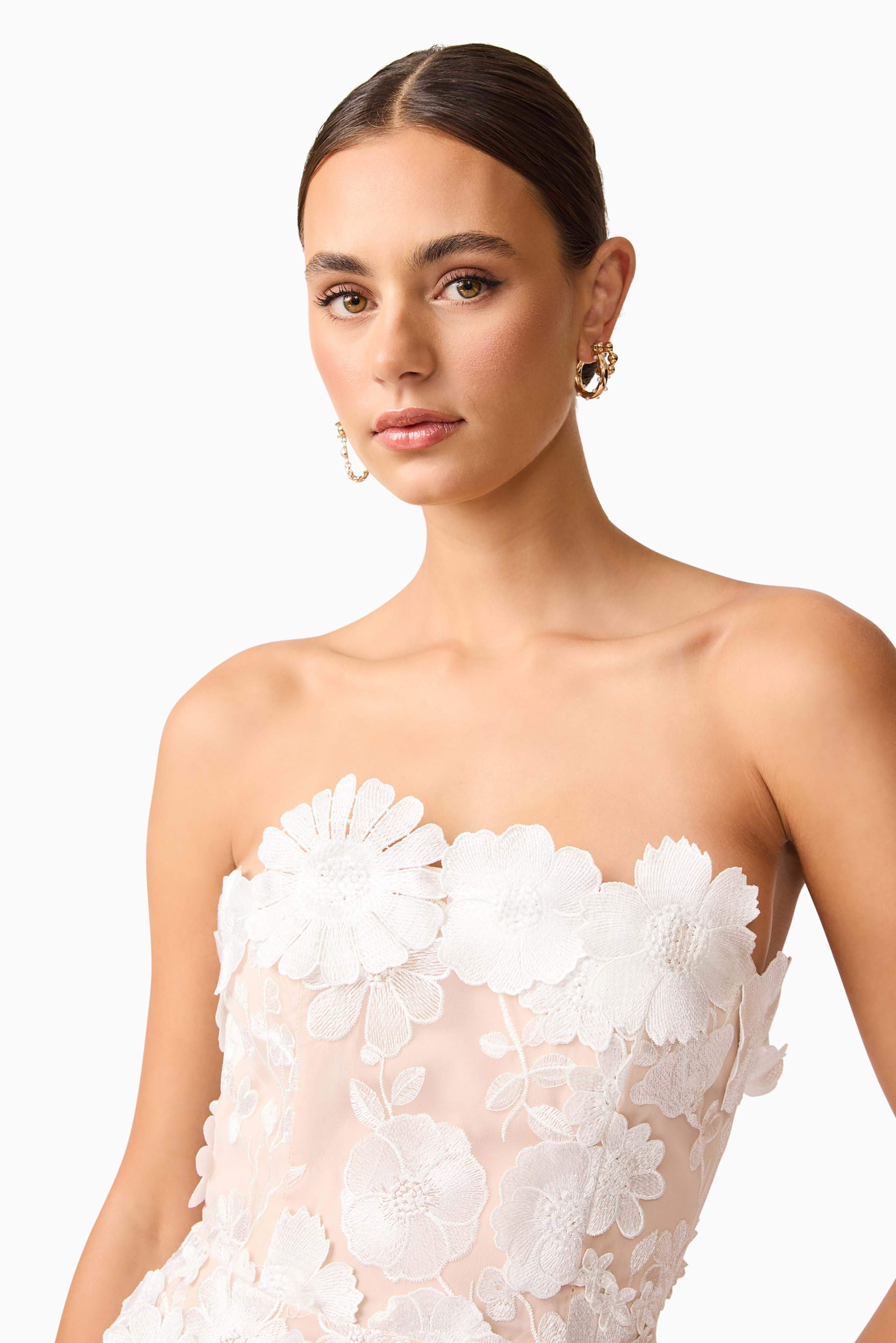 Selene Maxi Tiered 3D Dress in White - luluinthesky