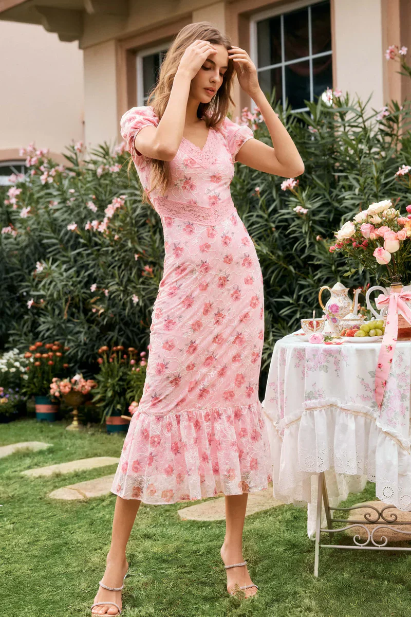 Lilibet Lace Floral Midi Dress - luluinthesky