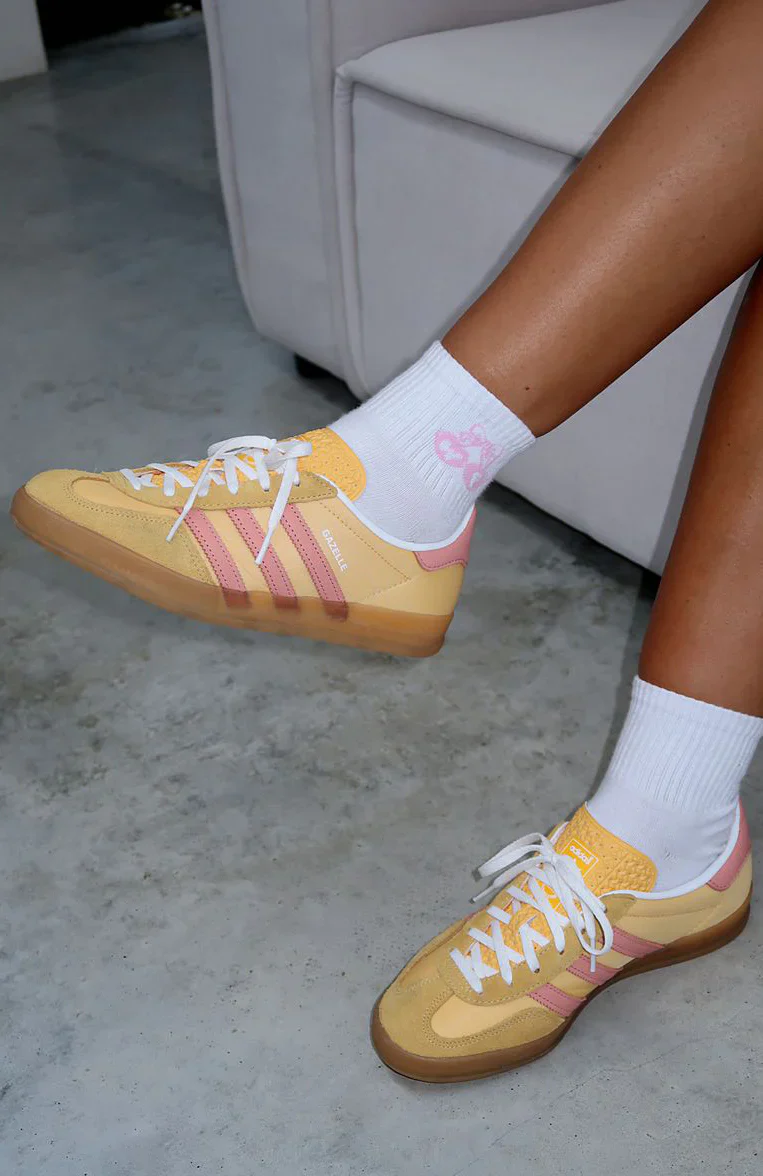 Feel The Love Socks White - luluinthesky