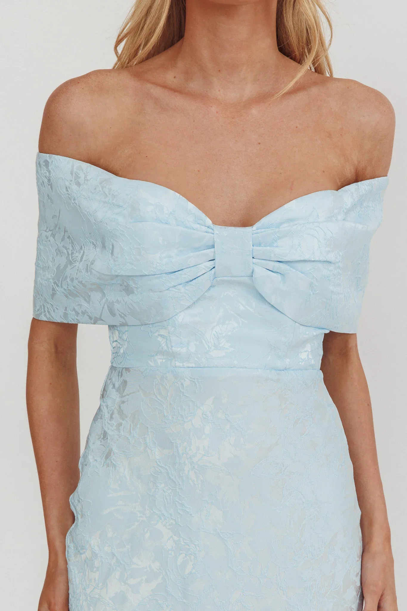 Fairytales Off-Shoulder Jacquard Maxi Dress Blue - luluinthesky